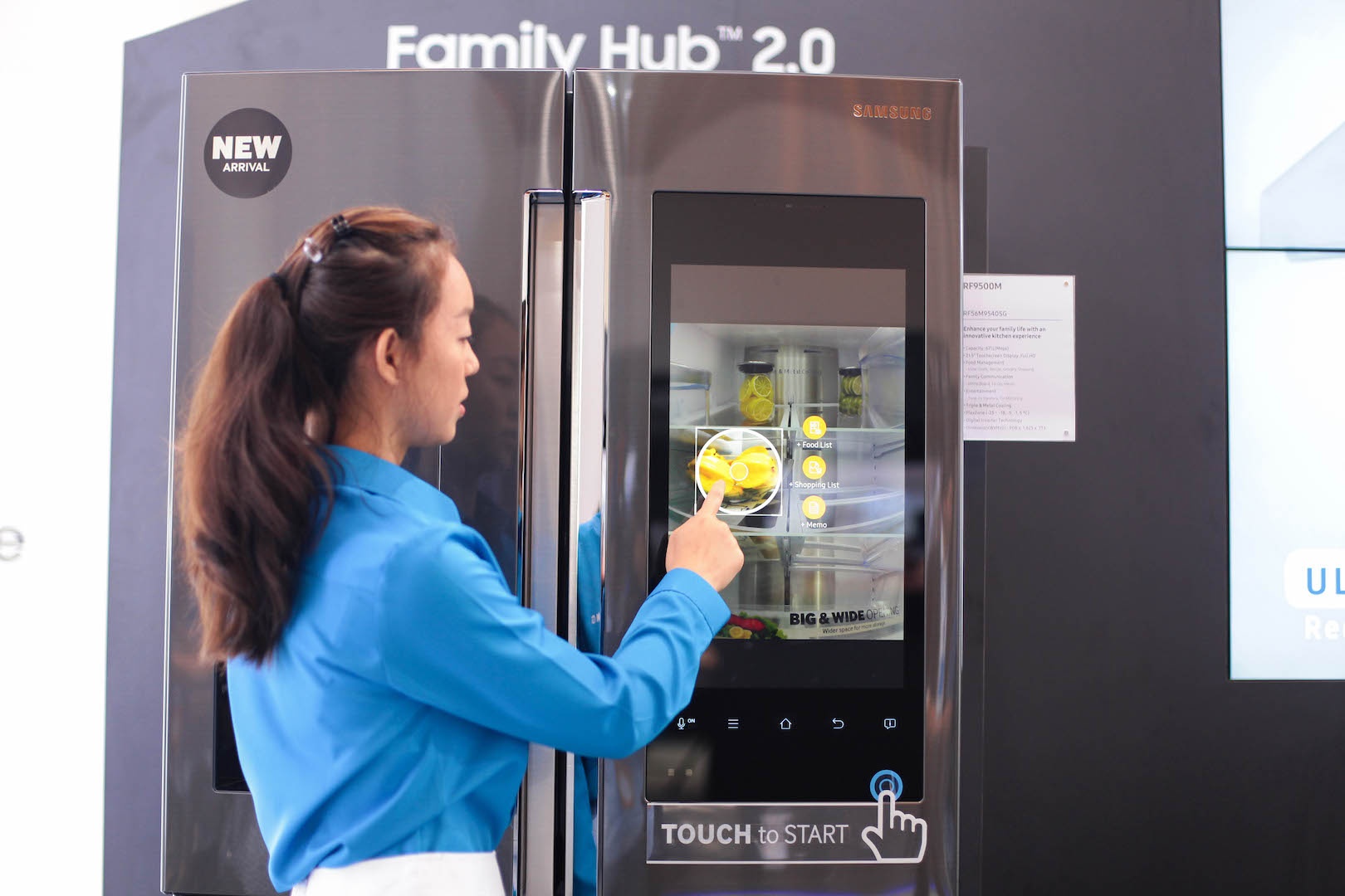 Samsung gioi thieu tu lanh moi Family Hub 2.0 IoT hinh anh