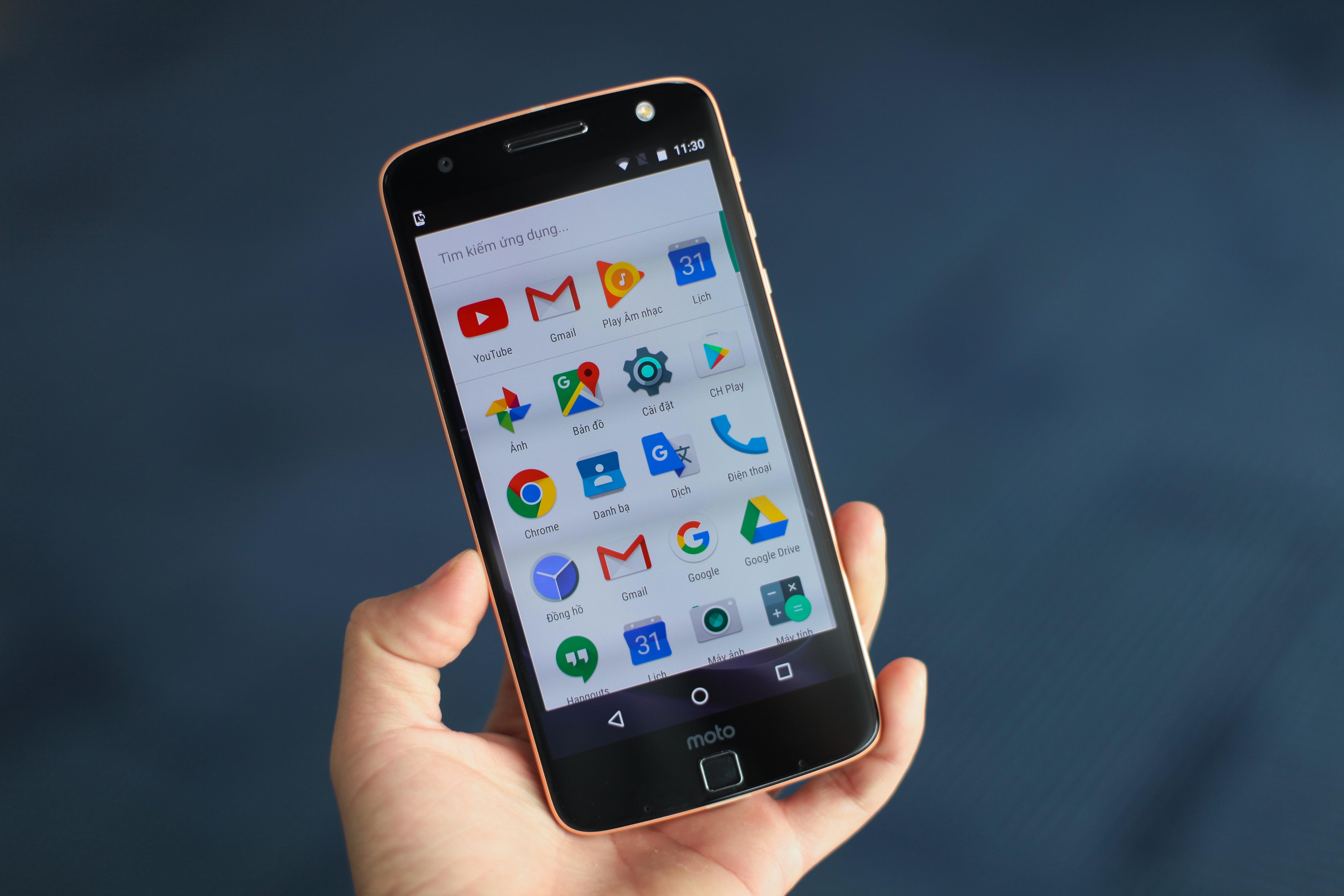 Moto Z vang hong anh 14