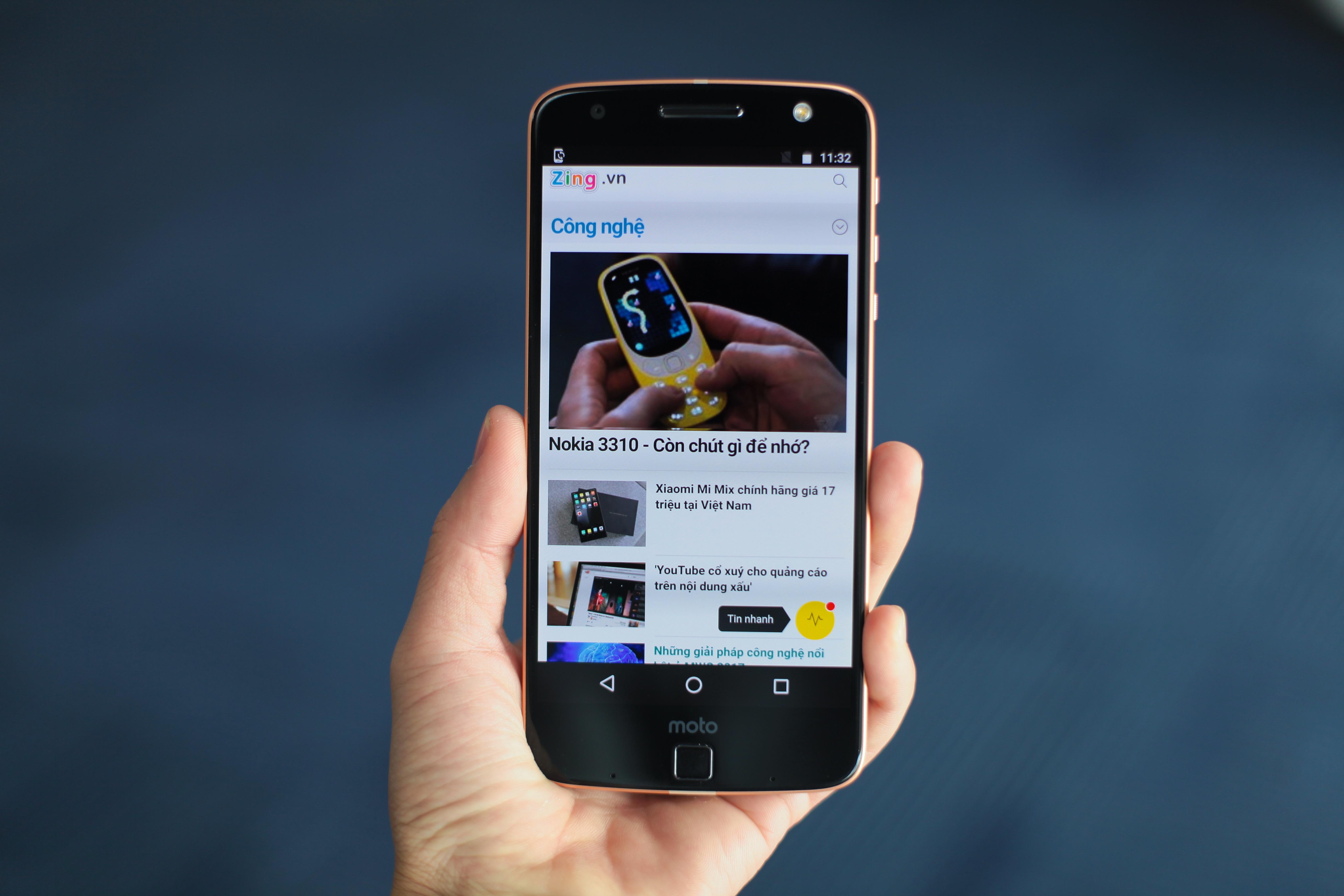 Moto Z vang hong anh 15