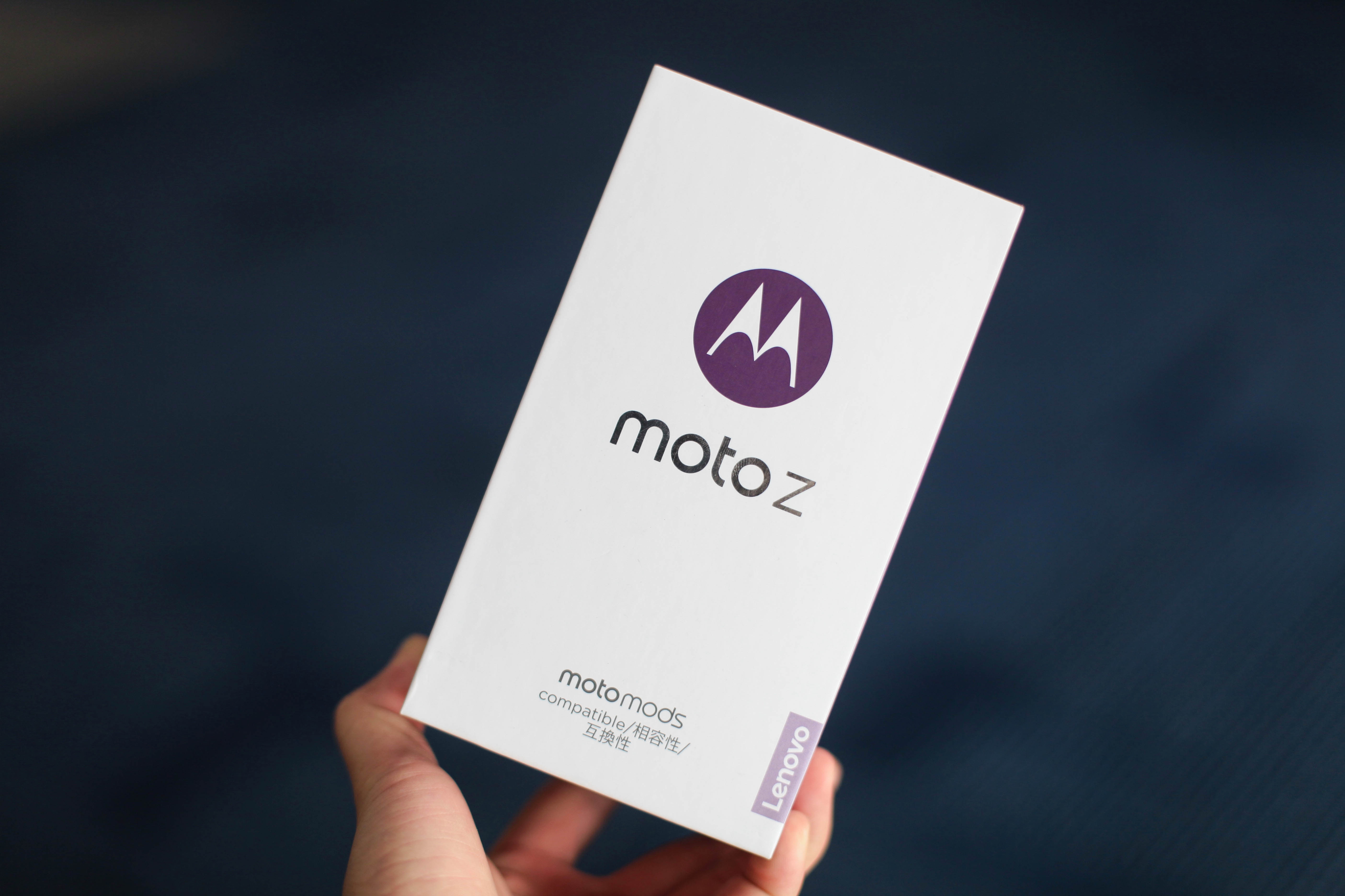 Moto Z vang hong anh 1