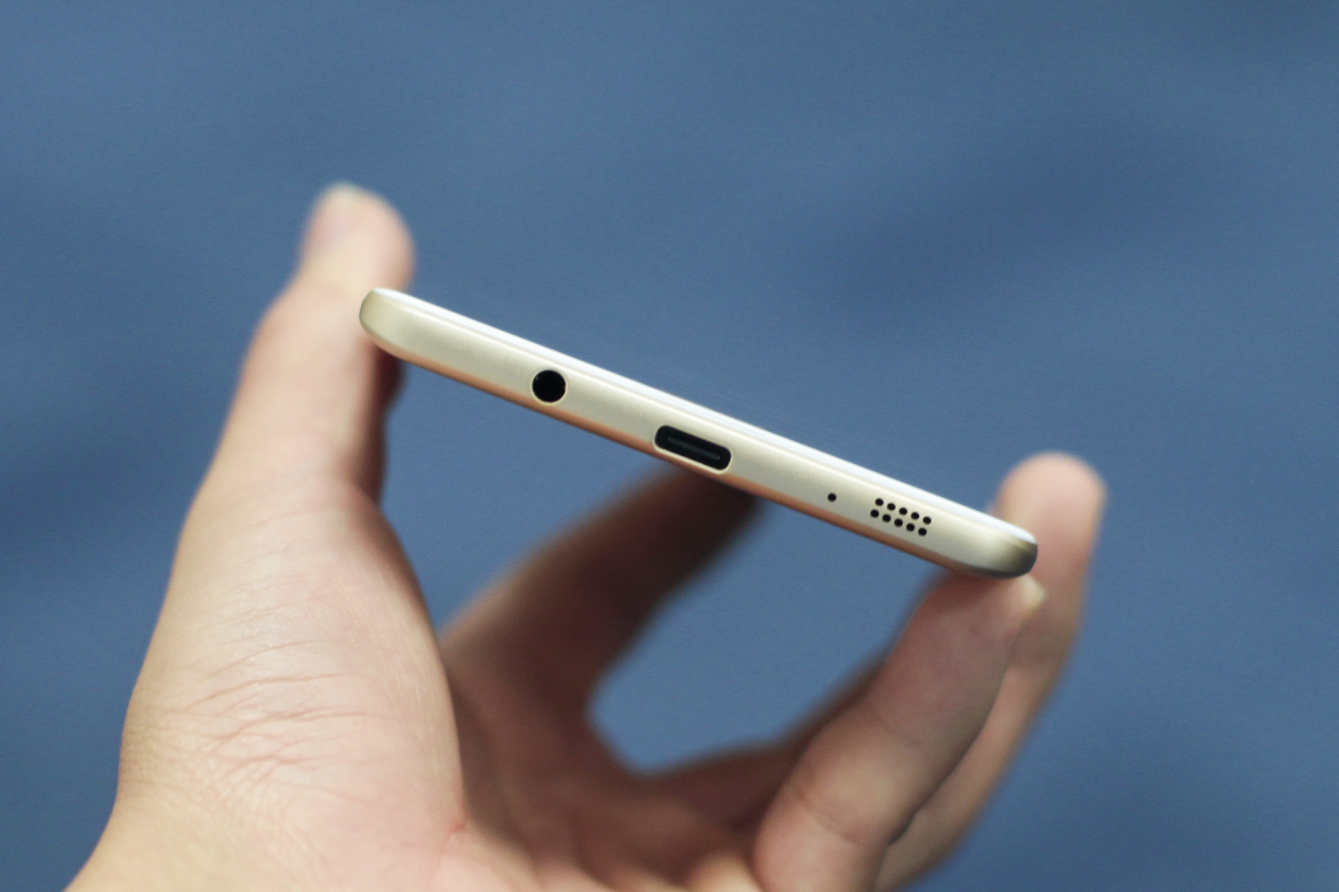 Samsung Galaxy C9 Pro ảnh 10 Samsung Galaxy C9 Pro anh 10