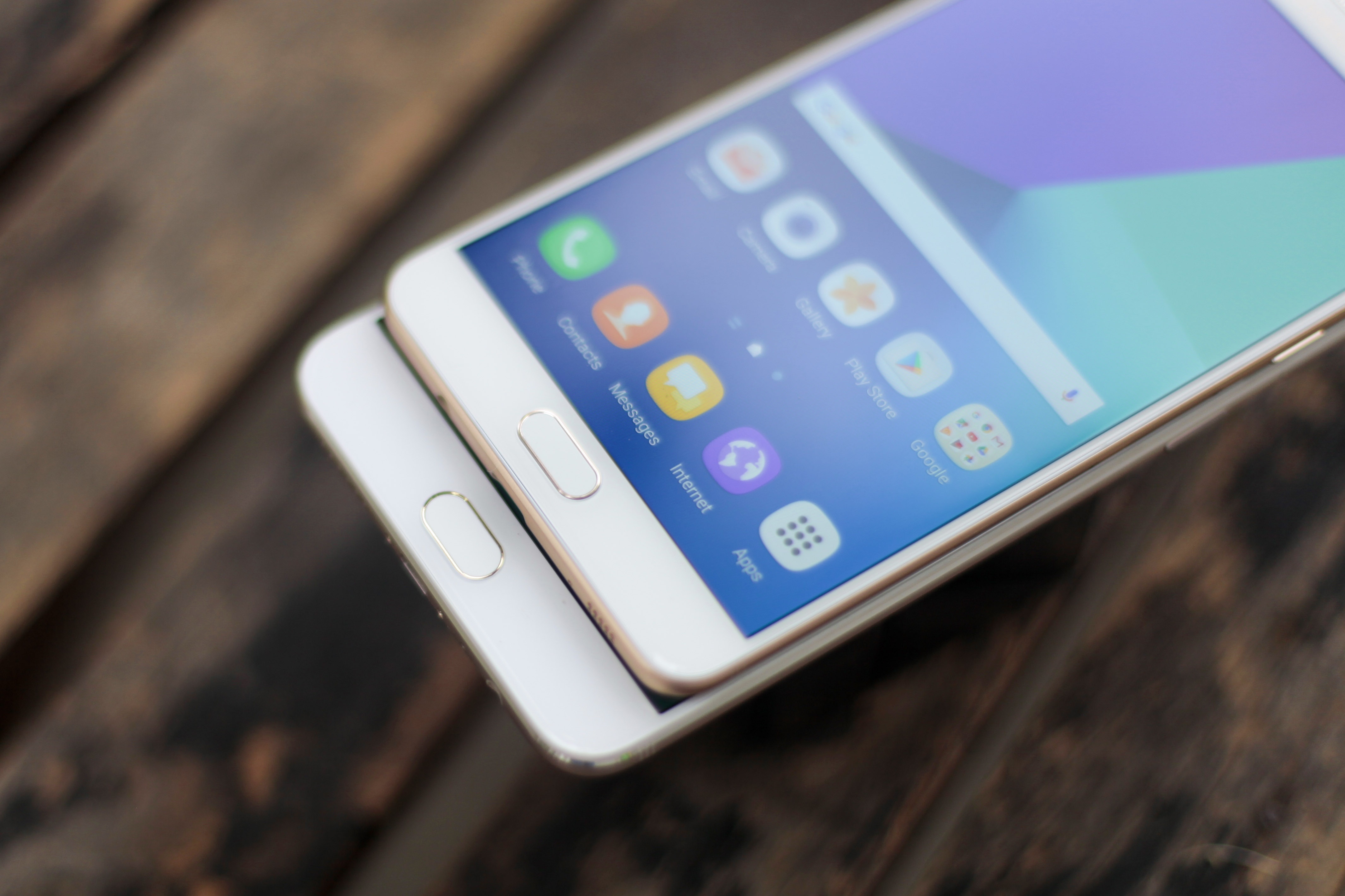 Samsung Galaxy C9 Pro với Oppo F3 Plus ảnh 4 Samsung Galaxy C9 Pro voi Oppo F3 Plus anh 4