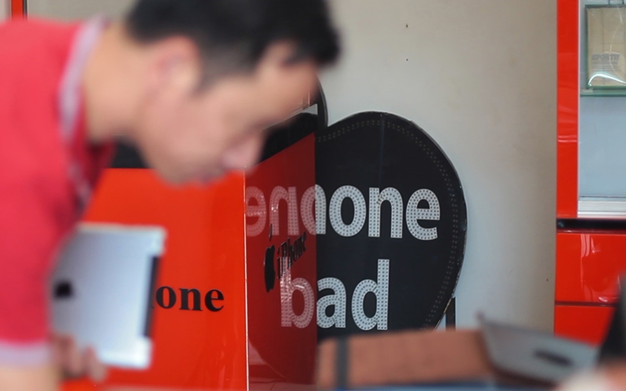 Apple dẹp bảng hiệu iPhone ở Việt Nam ảnh 2 Apple dep bang hieu iPhone o Viet Nam anh 2