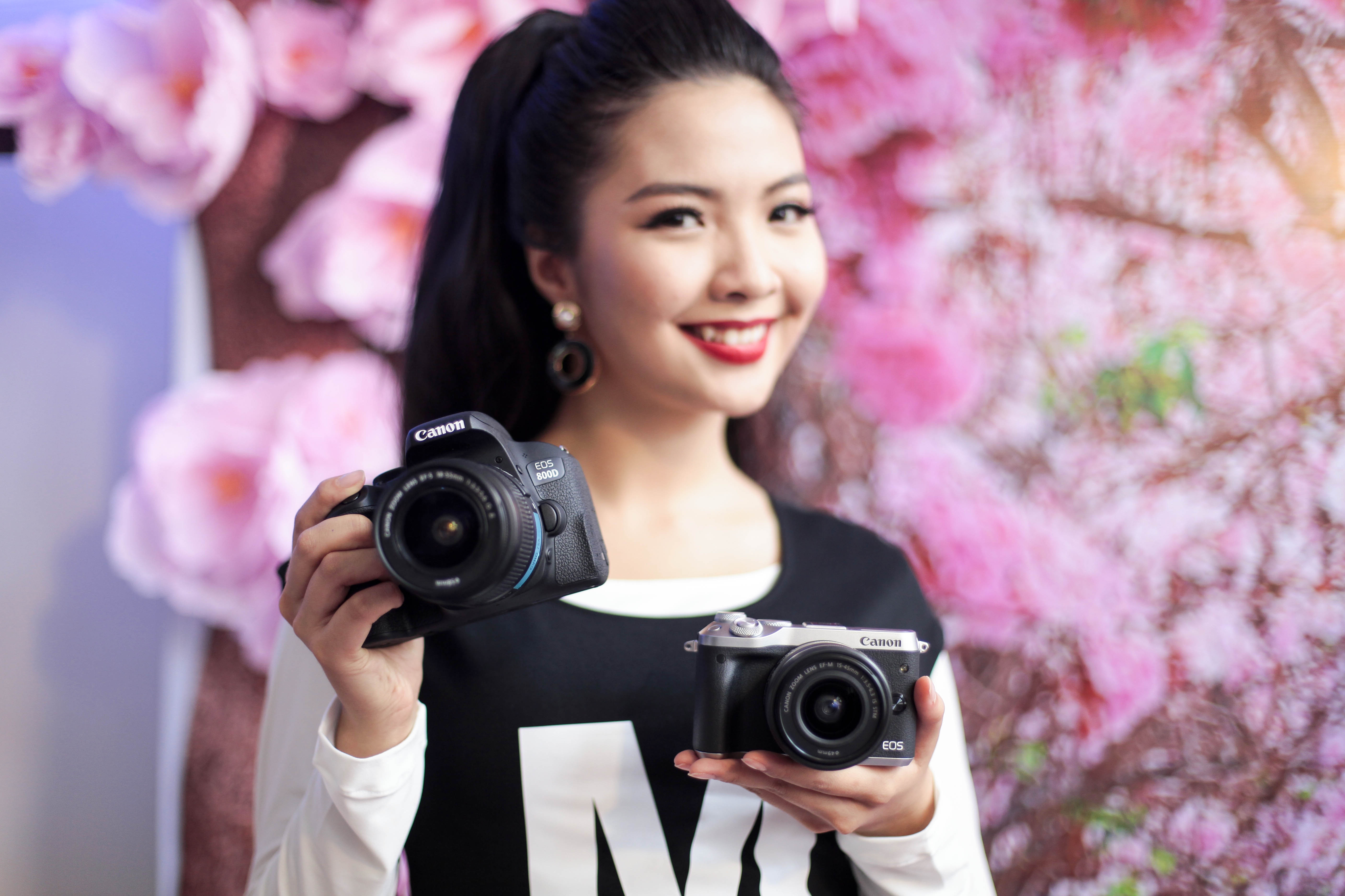 Canon dem loat may anh tam thap ve Viet Nam hinh anh