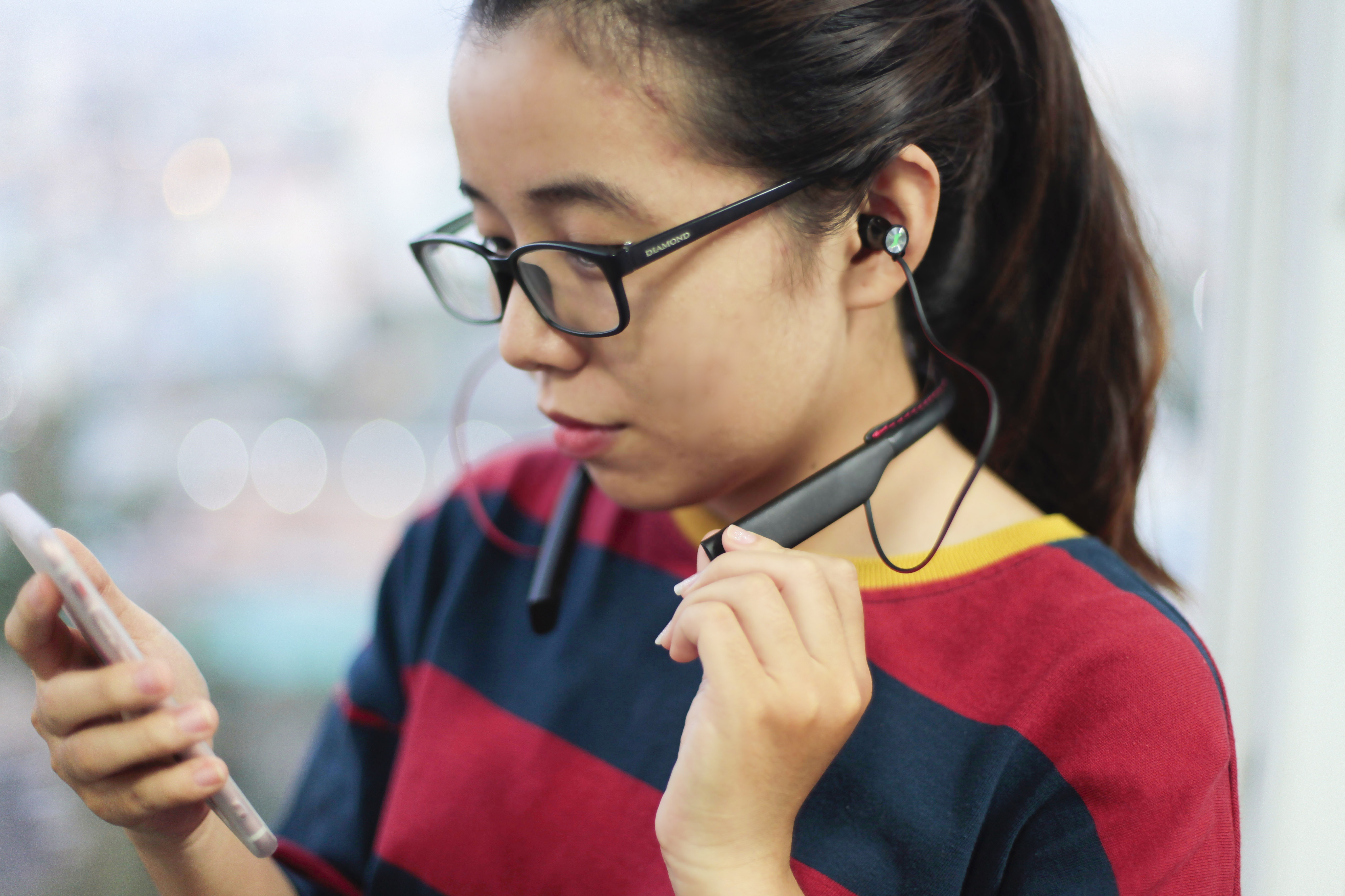 Shennheiser momentum In-Ear Wireless ảnh 11 Shennheiser momentum In-Ear Wireless anh 11