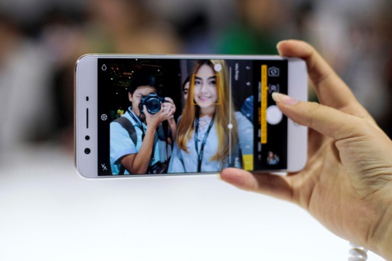 Smartphone selfie tot nhat anh 4