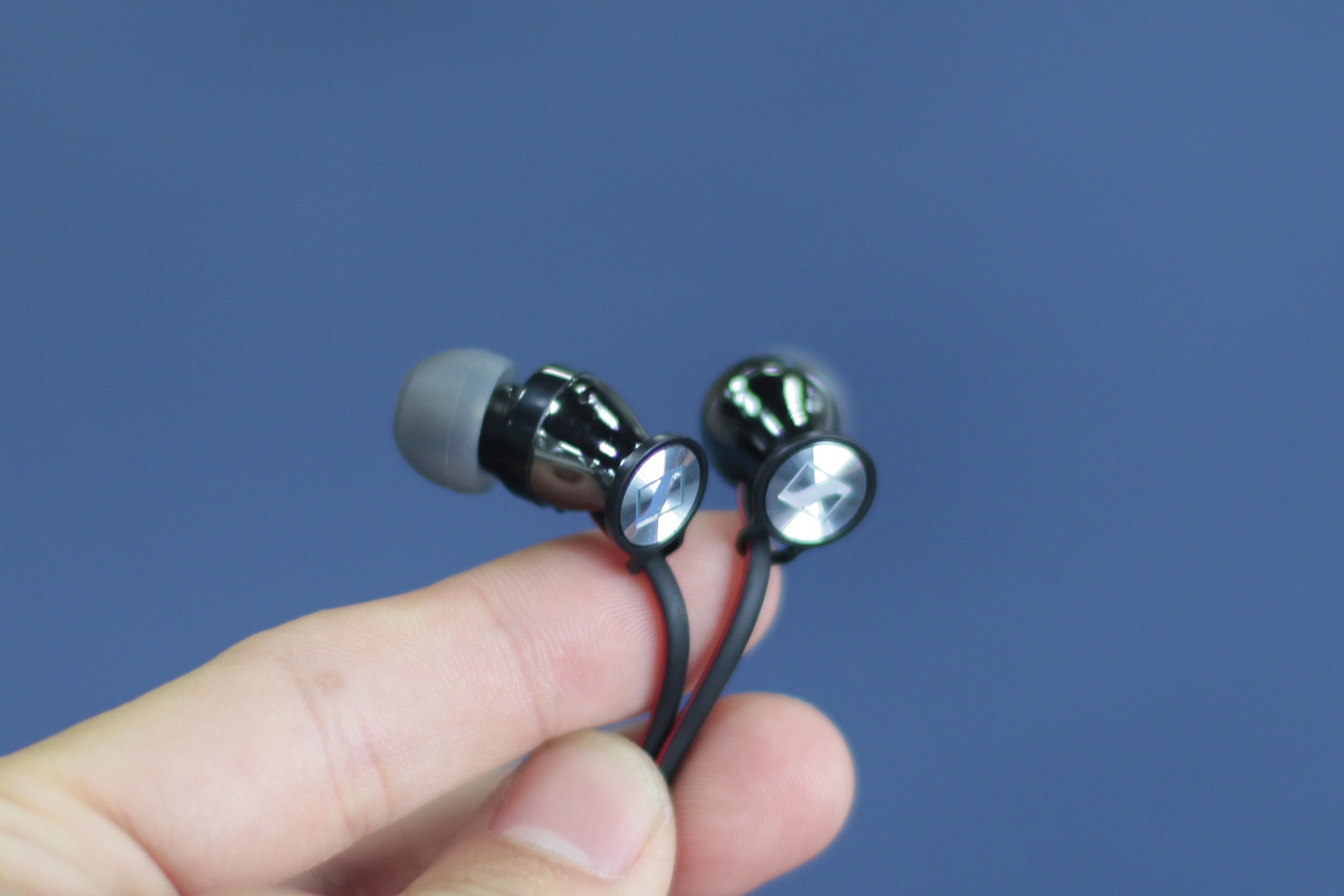 Shennheiser momentum In-Ear Wireless ảnh 8 Shennheiser momentum In-Ear Wireless anh 8