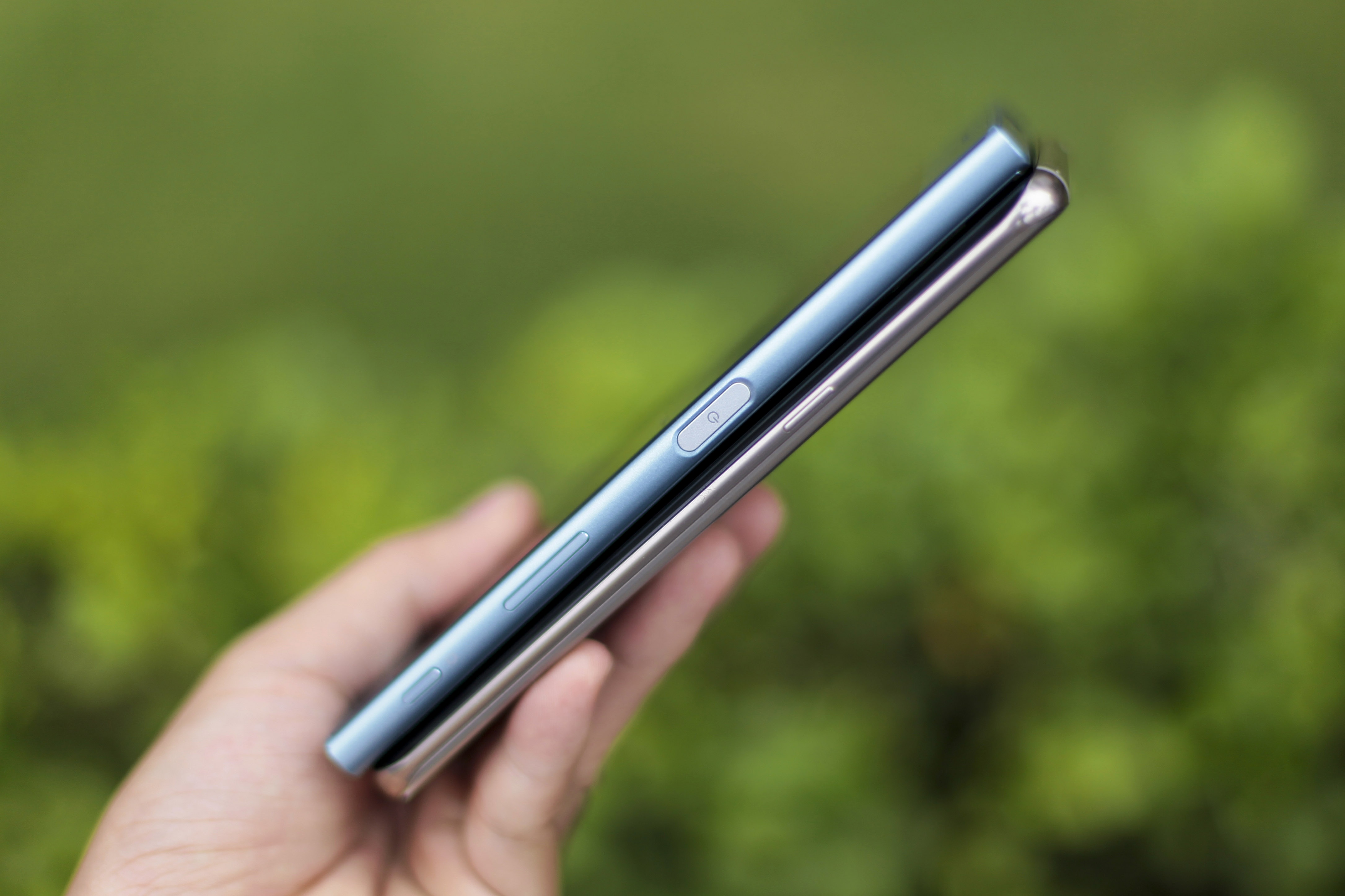 So sánh Samsung Galaxy S8 với Sony Xperia XZs ảnh 3 So sanh Samsung Galaxy S8 voi Sony Xperia XZs anh 3