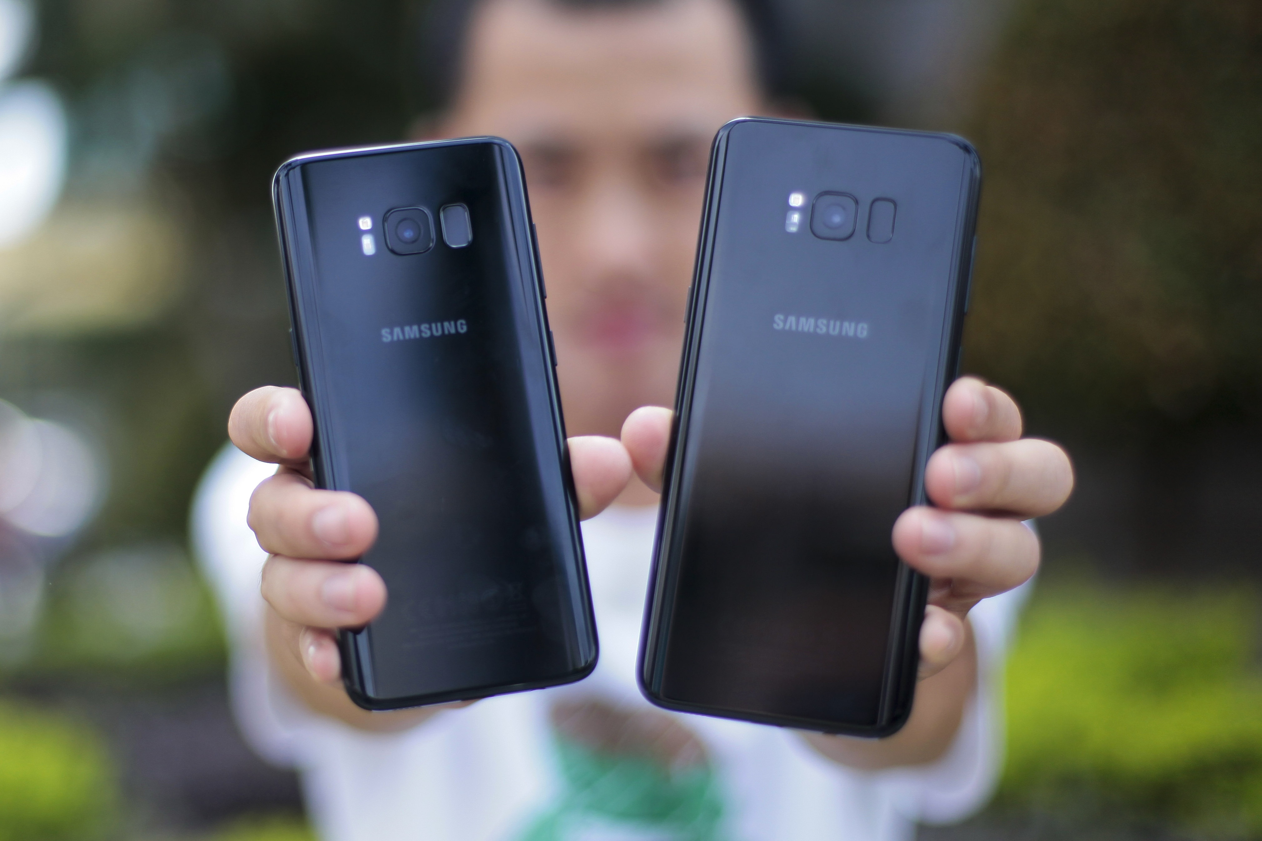 Mo hop Samsung Galaxy S8, S8+ ban thuong mai sap ban tai VN hinh anh