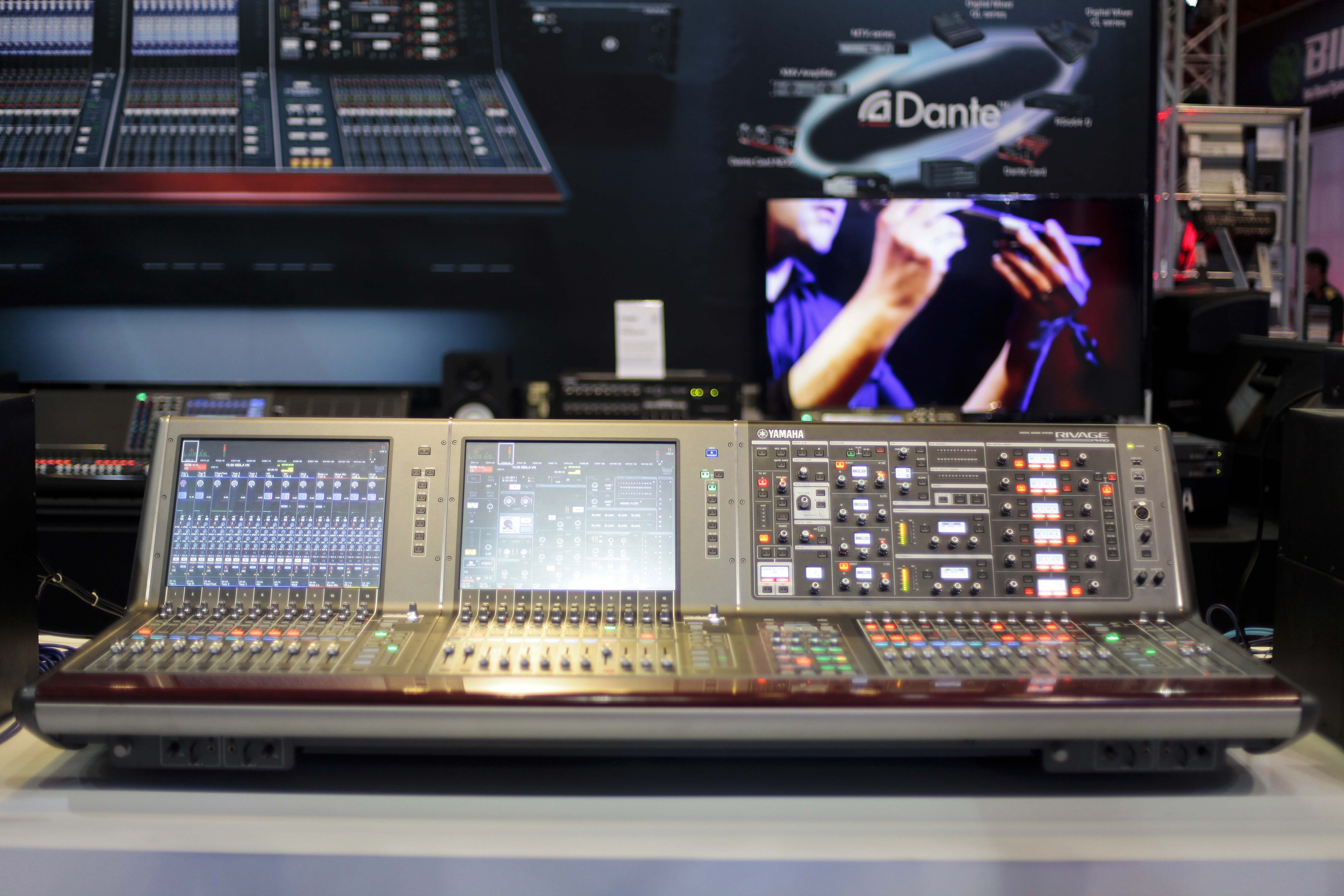 Trien lam am thanh quoc te PLASE anh 7