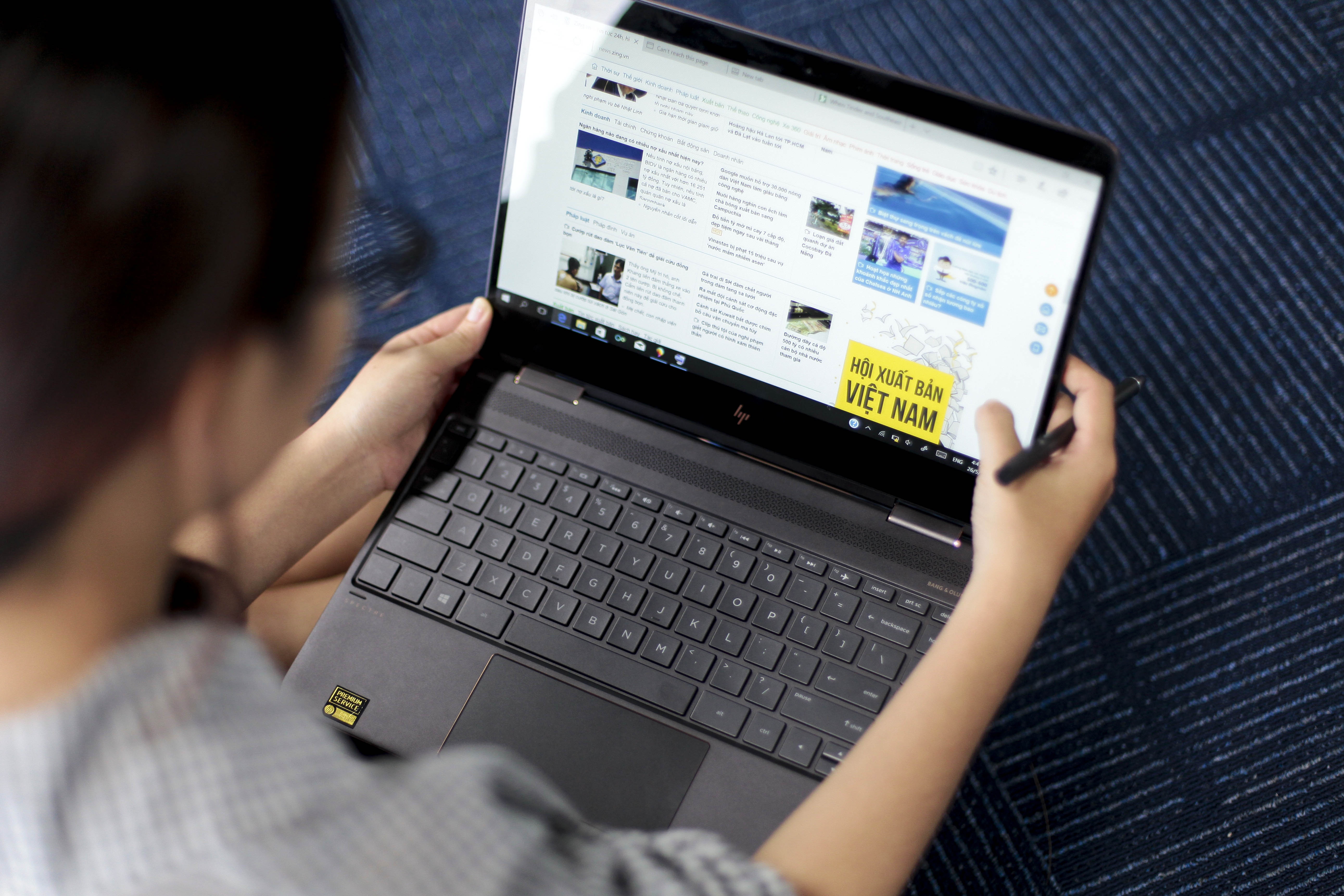 HP Spectre x360 anh 16