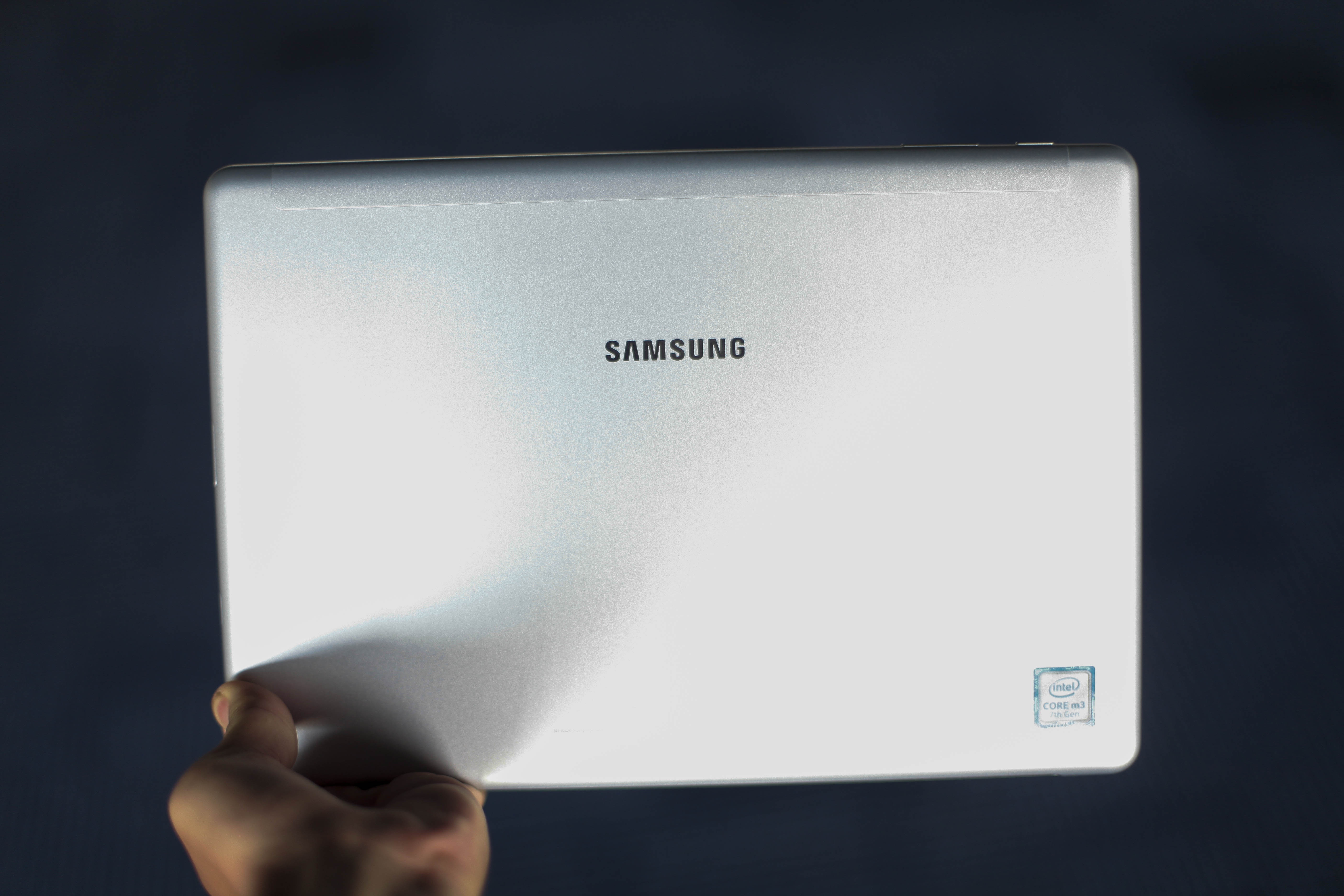 Samsung Galaxy Book anh 4