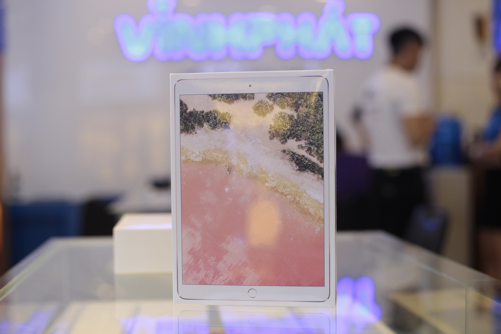 iPad Pro 10, 5 inch ve Viet Nam anh 1