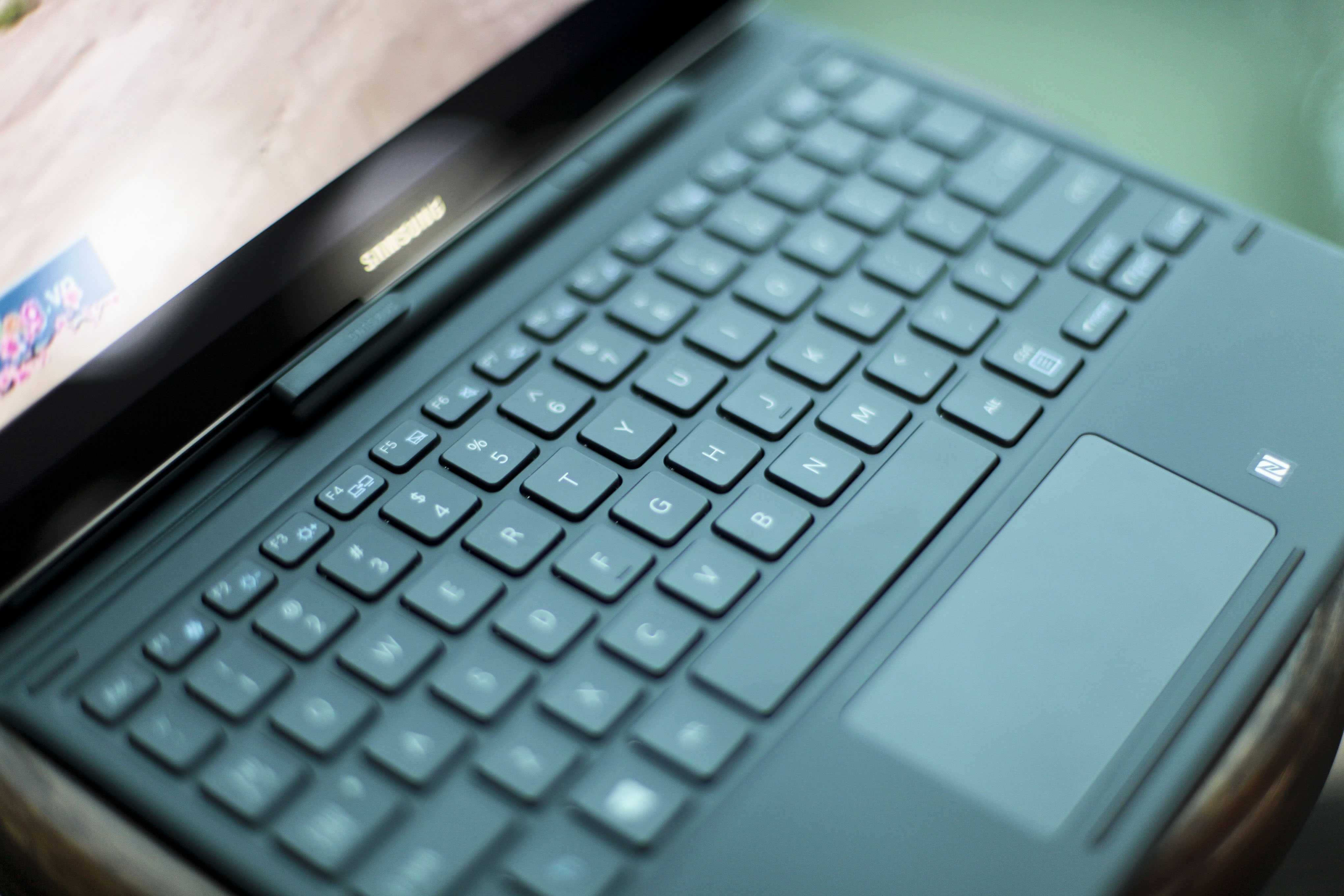 Danh gia Samsung Galaxy Book anh 2