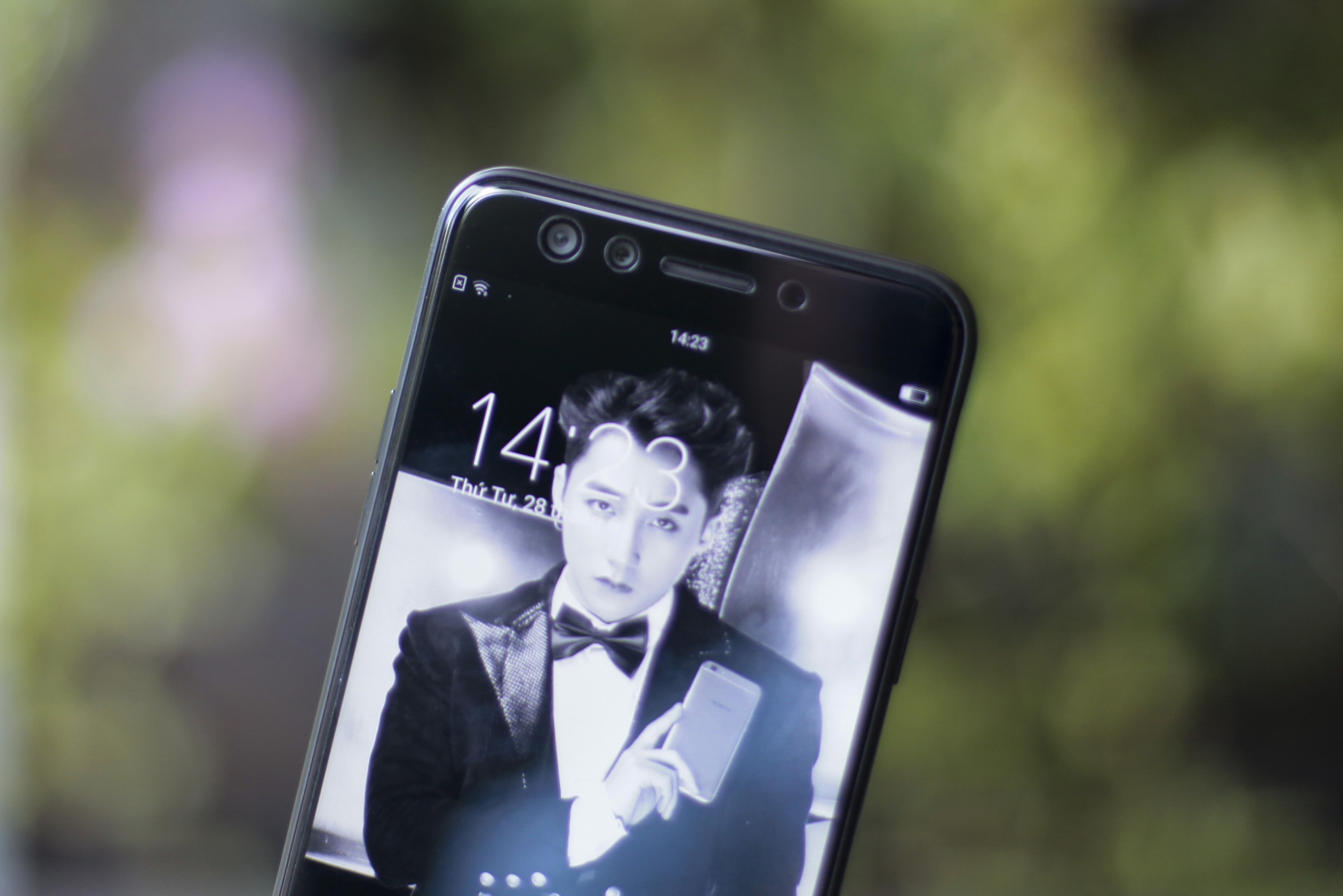 Oppo F3 Son Tung anh 9