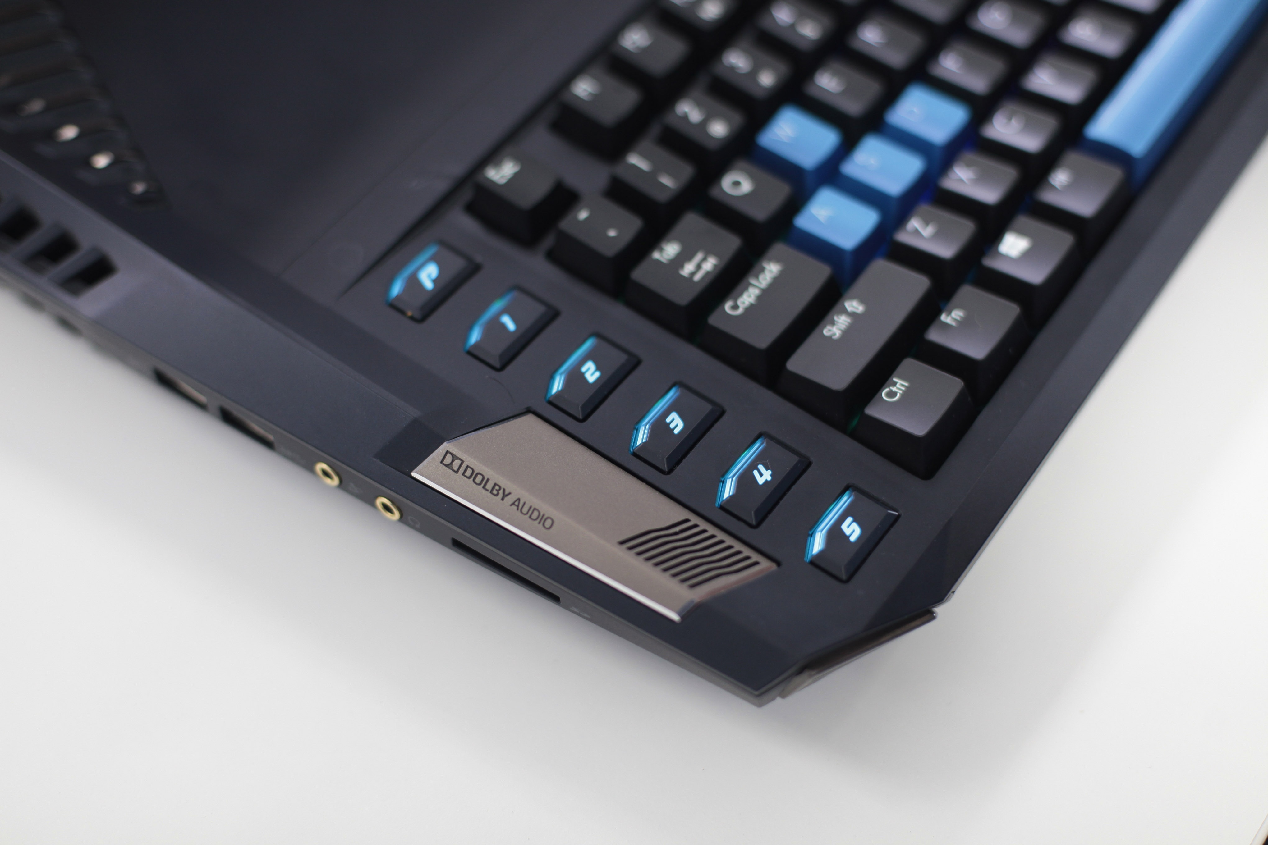 Acer Predator 21X gia 230 trieu ve Viet Nam anh 11