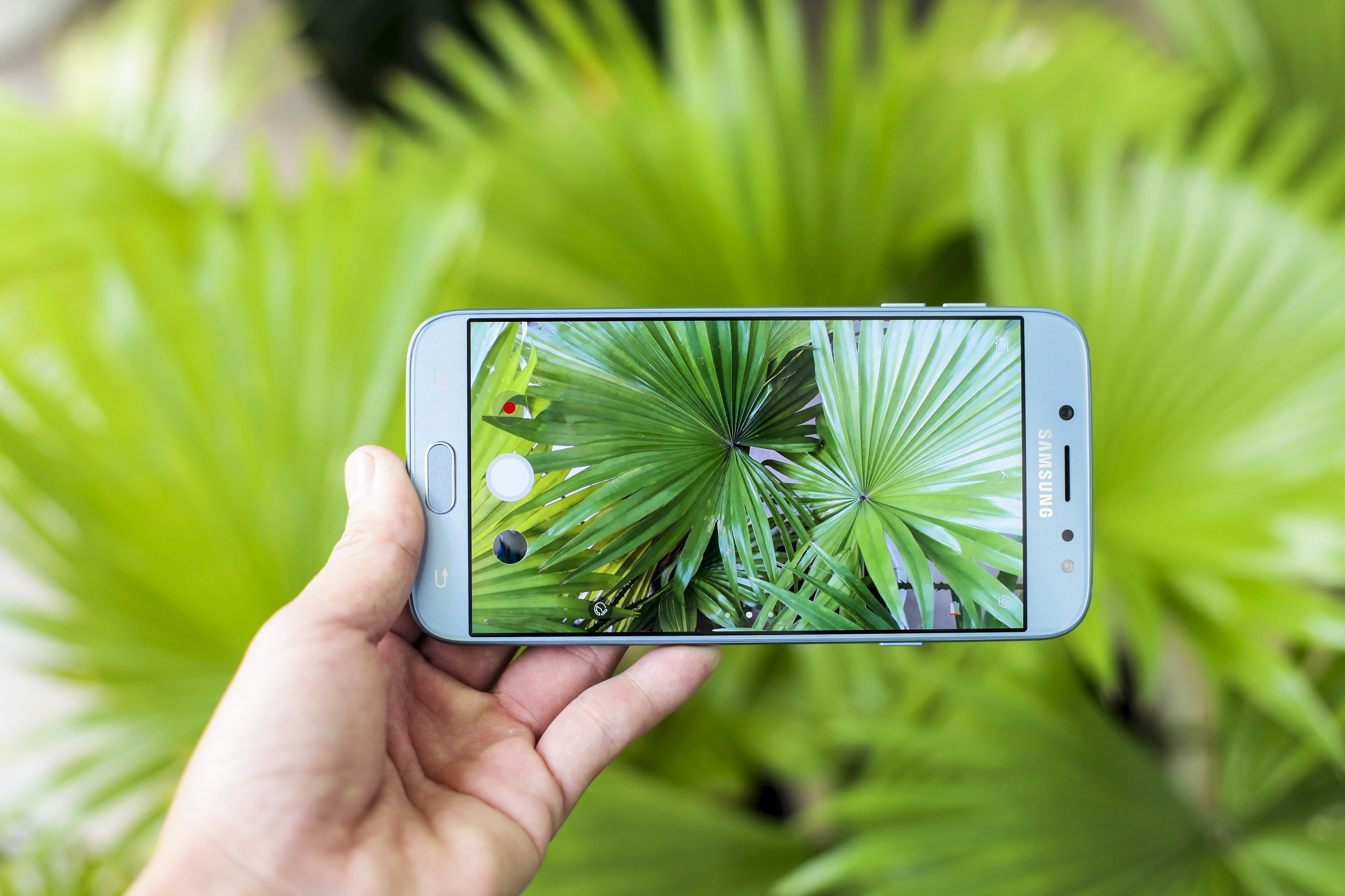 Samsung Galaxy J7 Pro anh 14