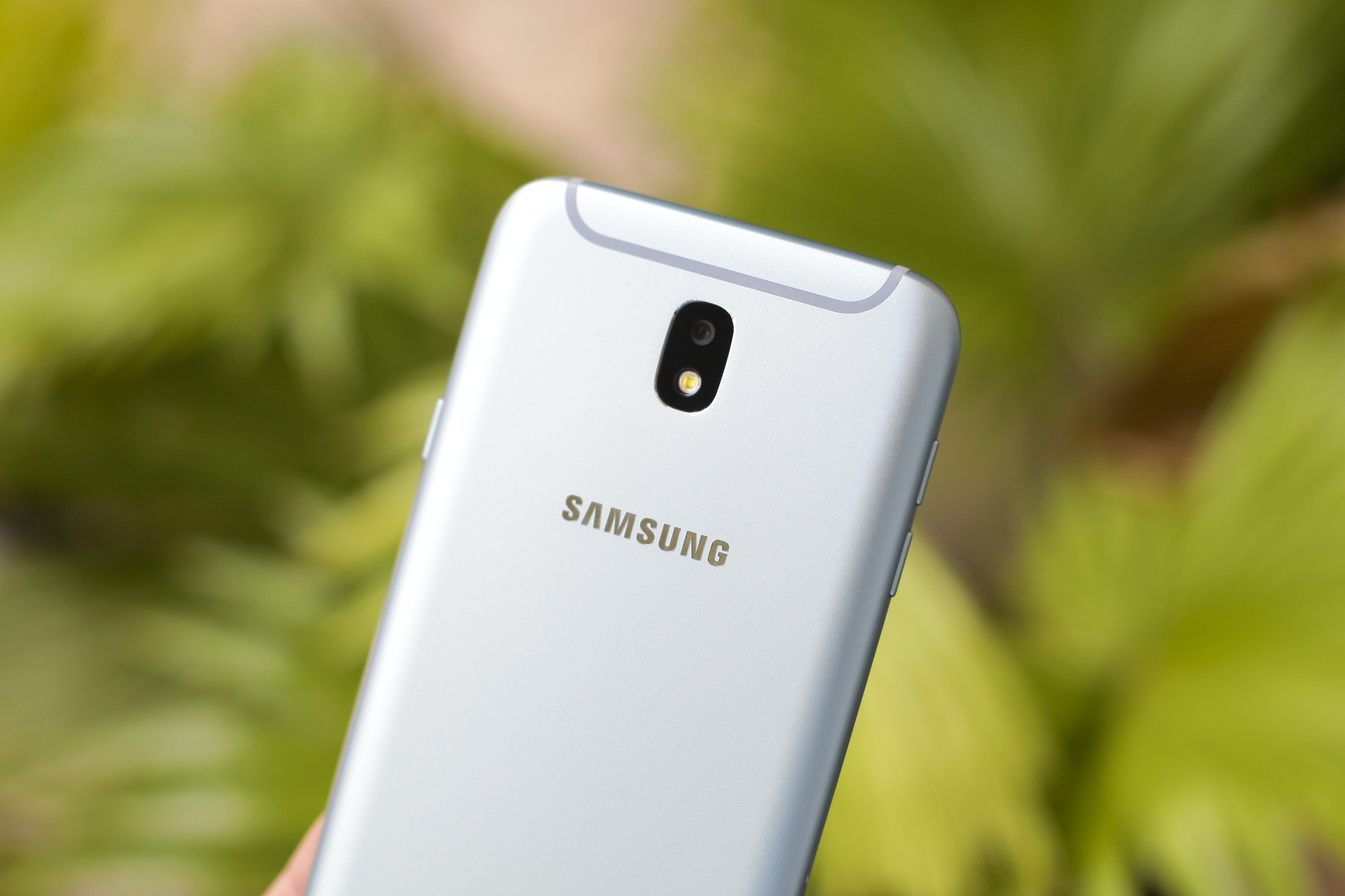 Samsung Galaxy J7 Pro anh 5