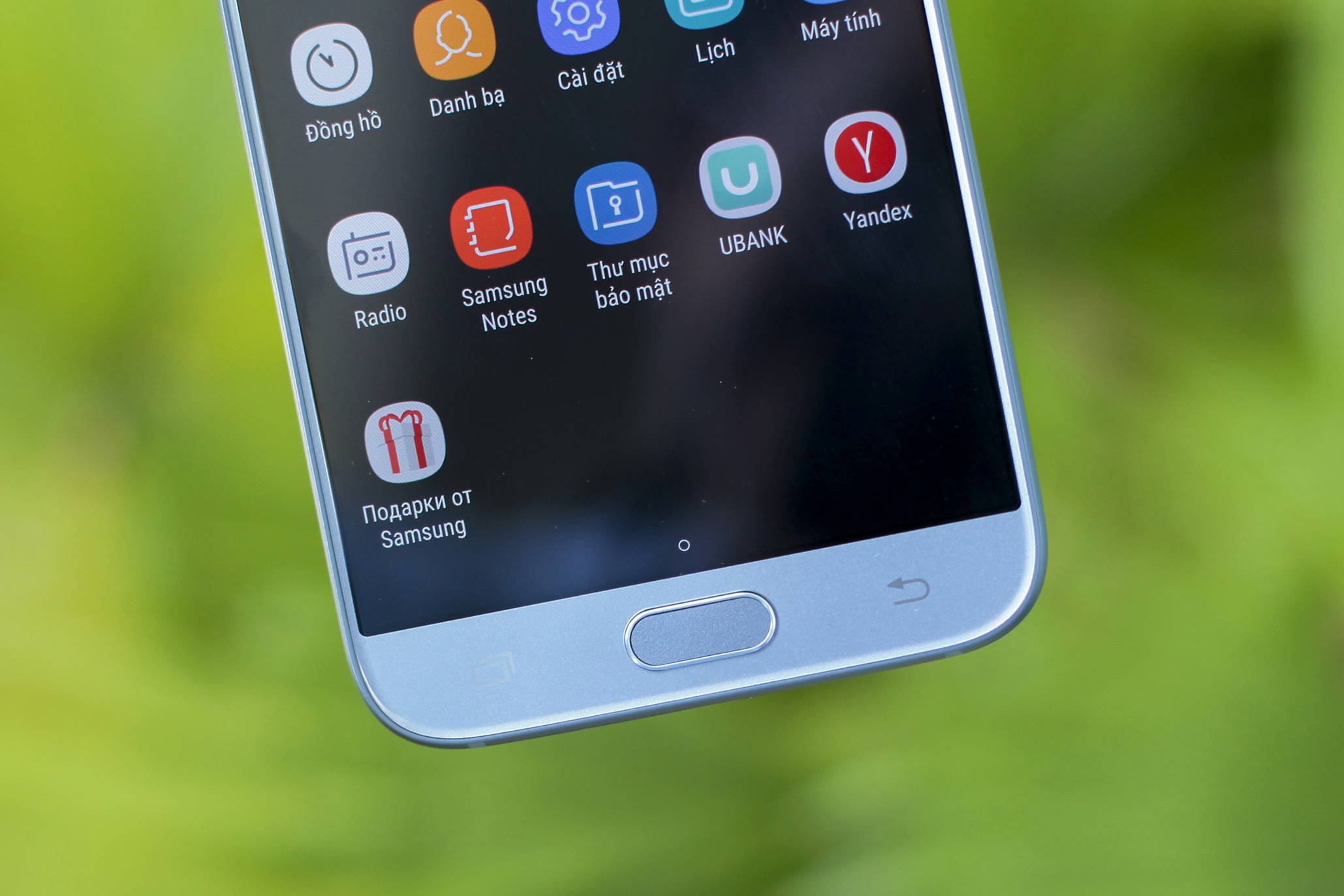 Samsung Galaxy J7 Pro anh 8