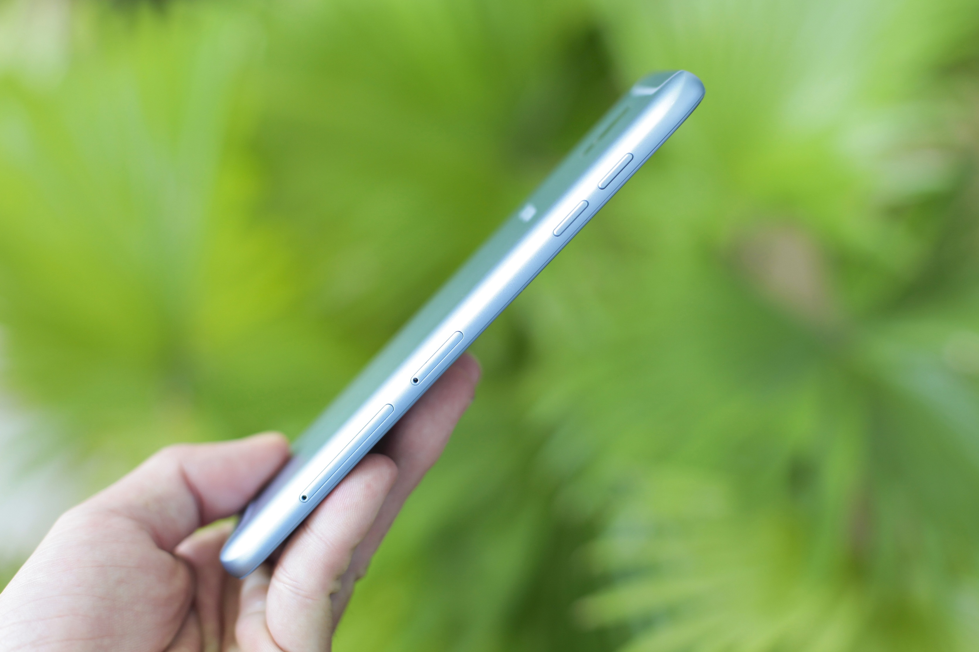 Samsung Galaxy J7 Pro anh 9