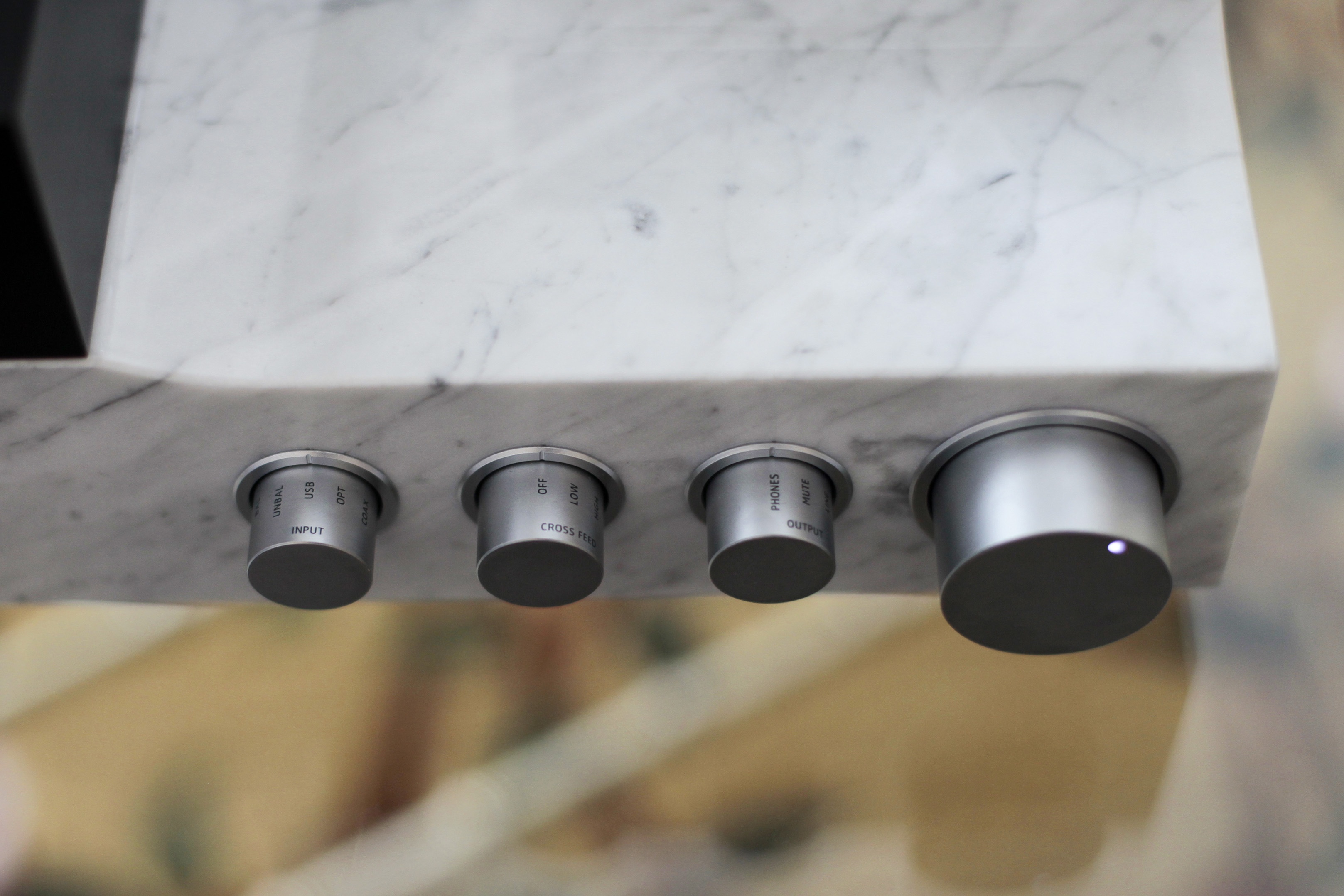 Sennheiser HE 1 giá 1, 7 tỷ tại Việt Nam ảnh 7 Sennheiser HE 1 gia 1, 7 ty tai Viet Nam anh 7