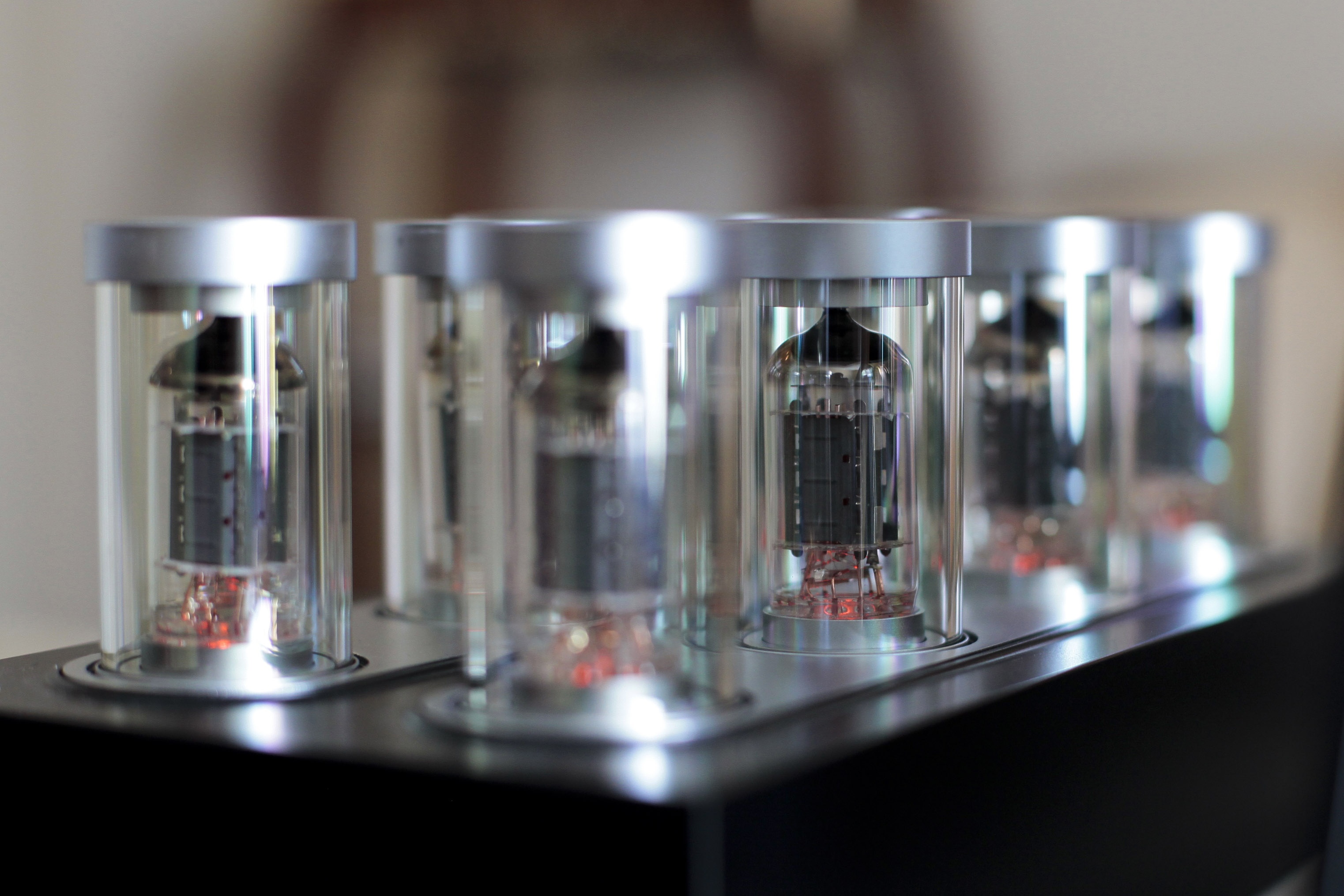 Sennheiser HE 1 giá 1, 7 tỷ tại Việt Nam ảnh 9 Sennheiser HE 1 gia 1, 7 ty tai Viet Nam anh 9