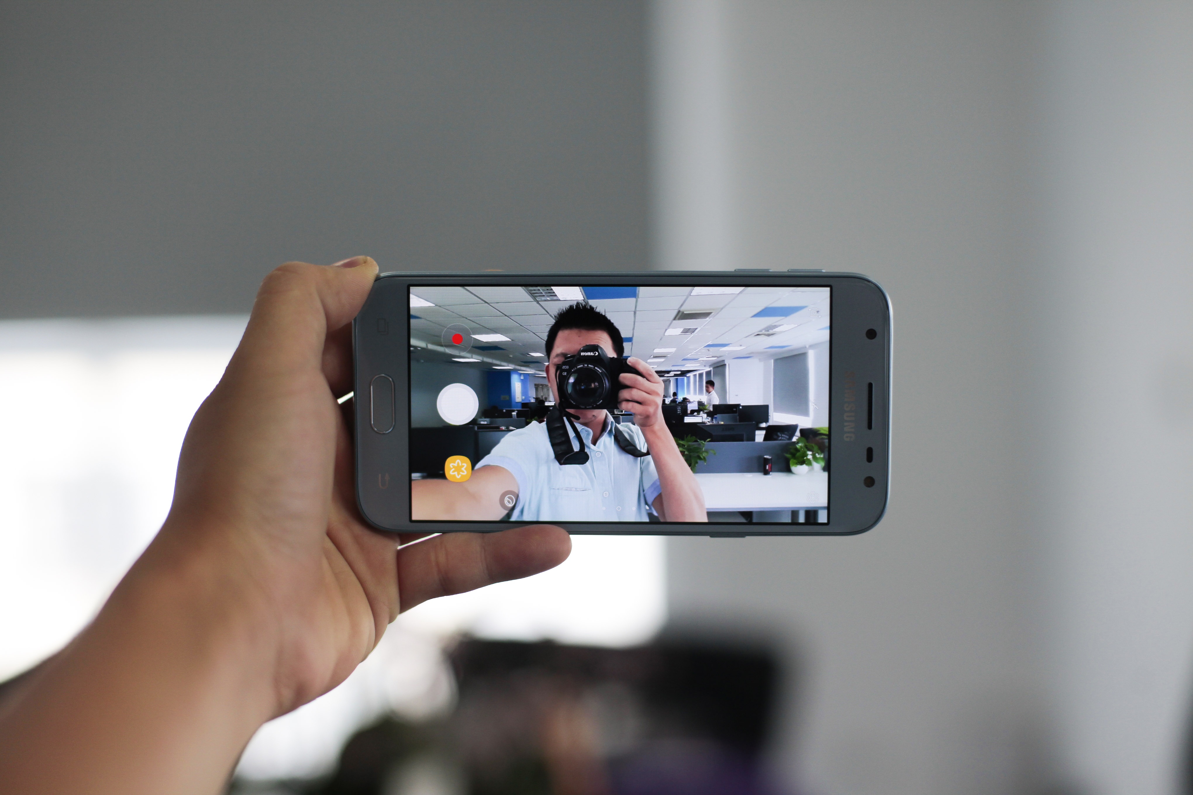 Samsung Galaxy J3 Pro anh 14