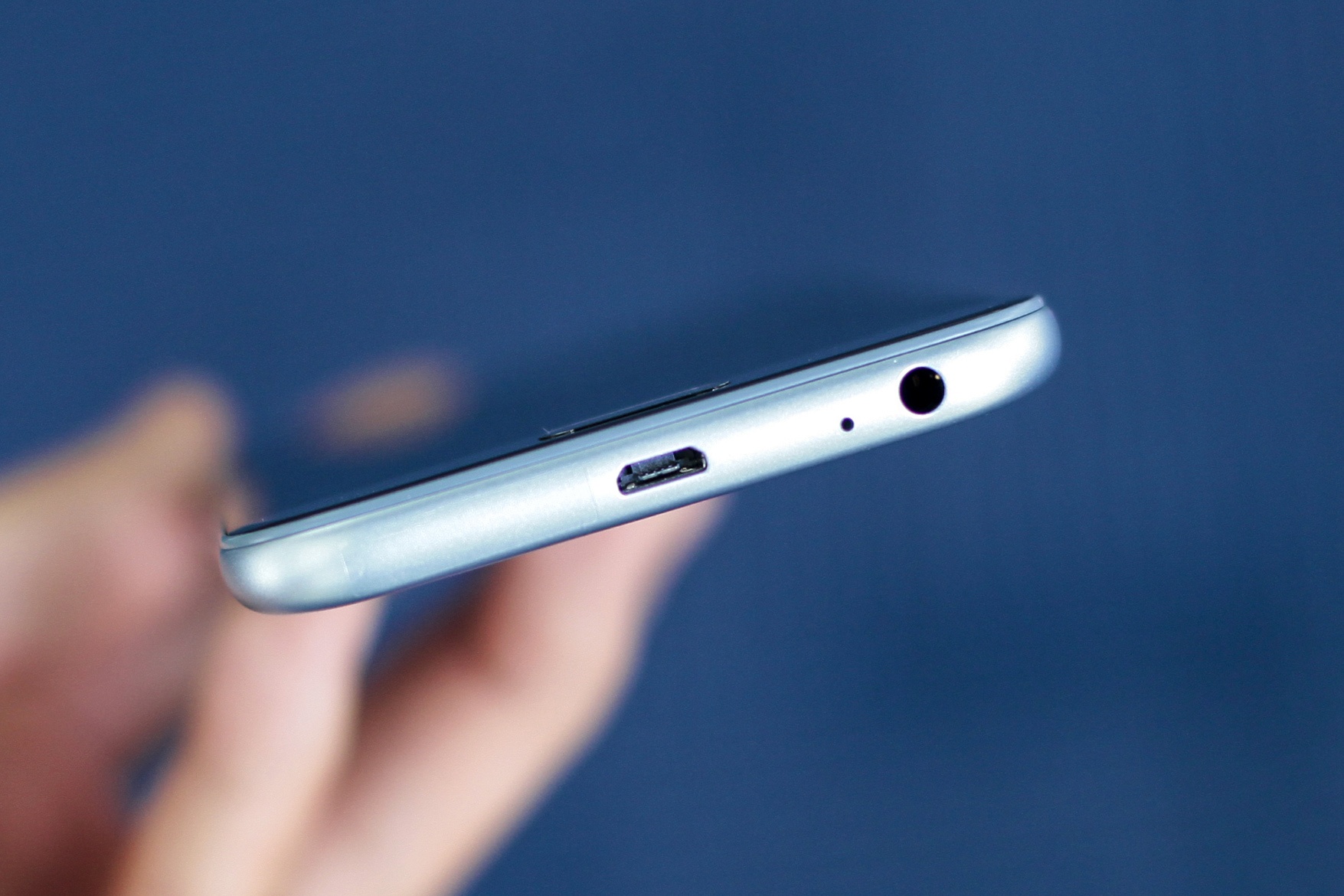 Samsung Galaxy J3 Pro ảnh 8 Samsung Galaxy J3 Pro anh 8