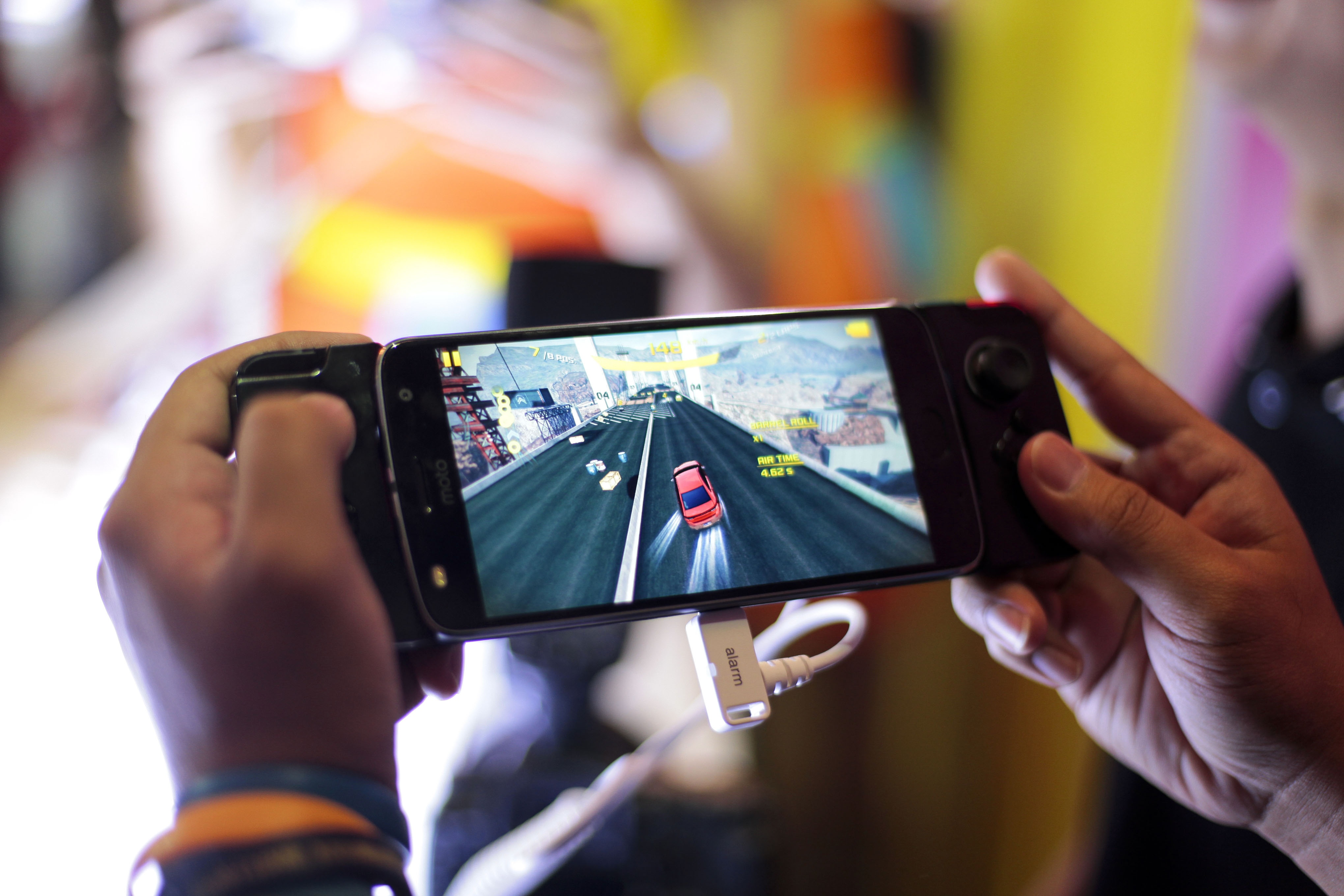 Danh gia Moto Z2 Play anh 4