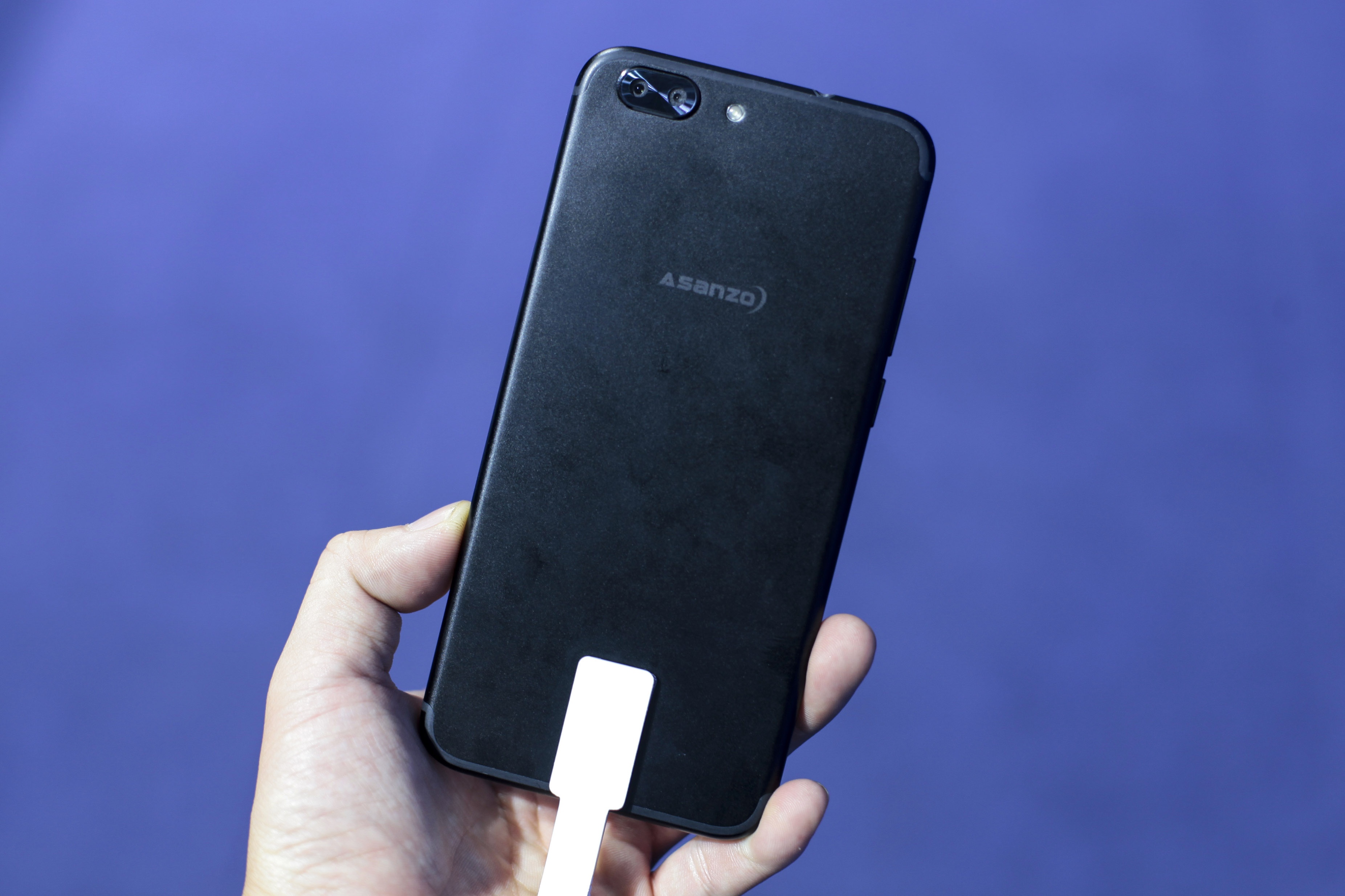 Asanzo Z5 va S5 anh 2