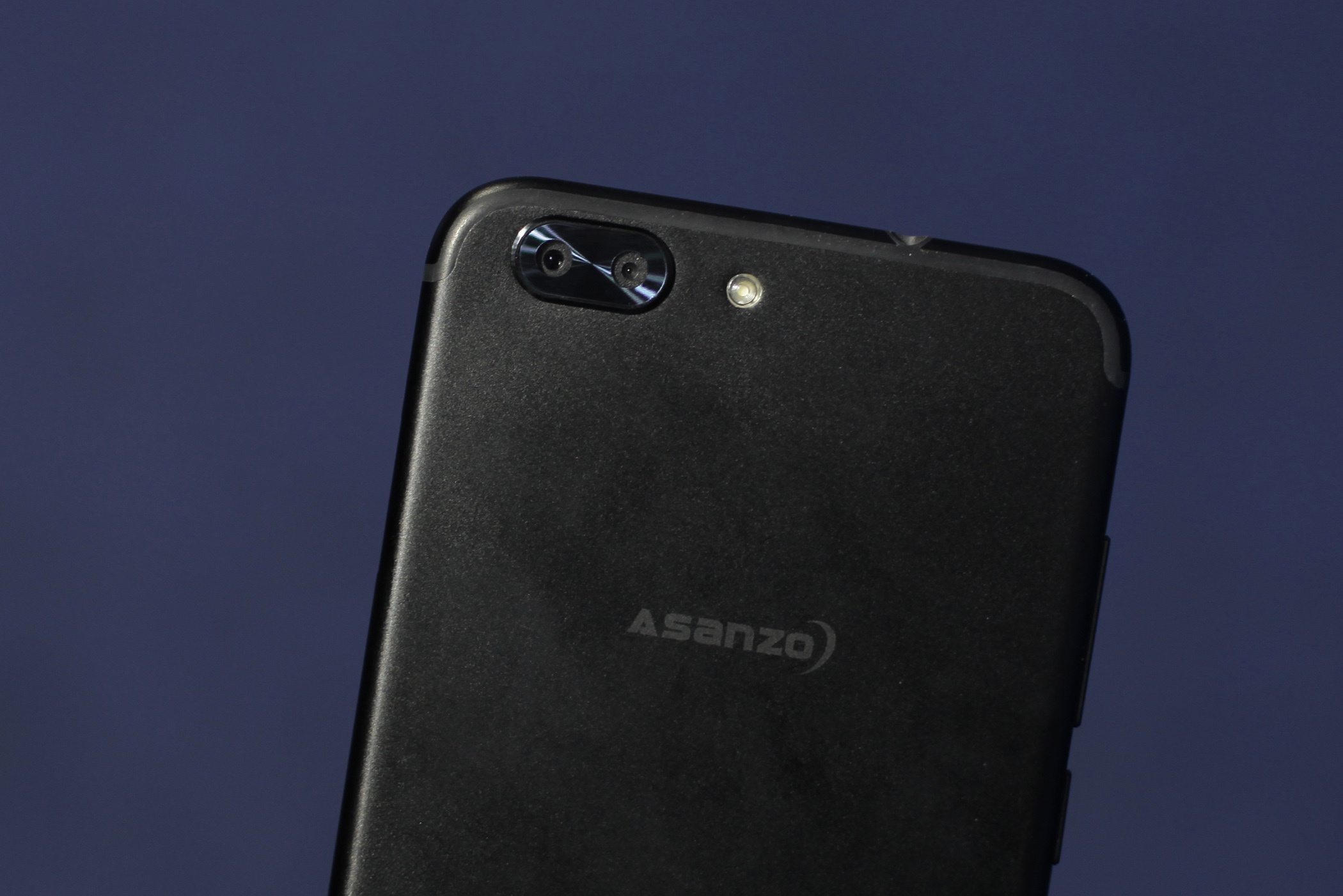 Asanzo Z5 va S5 anh 3