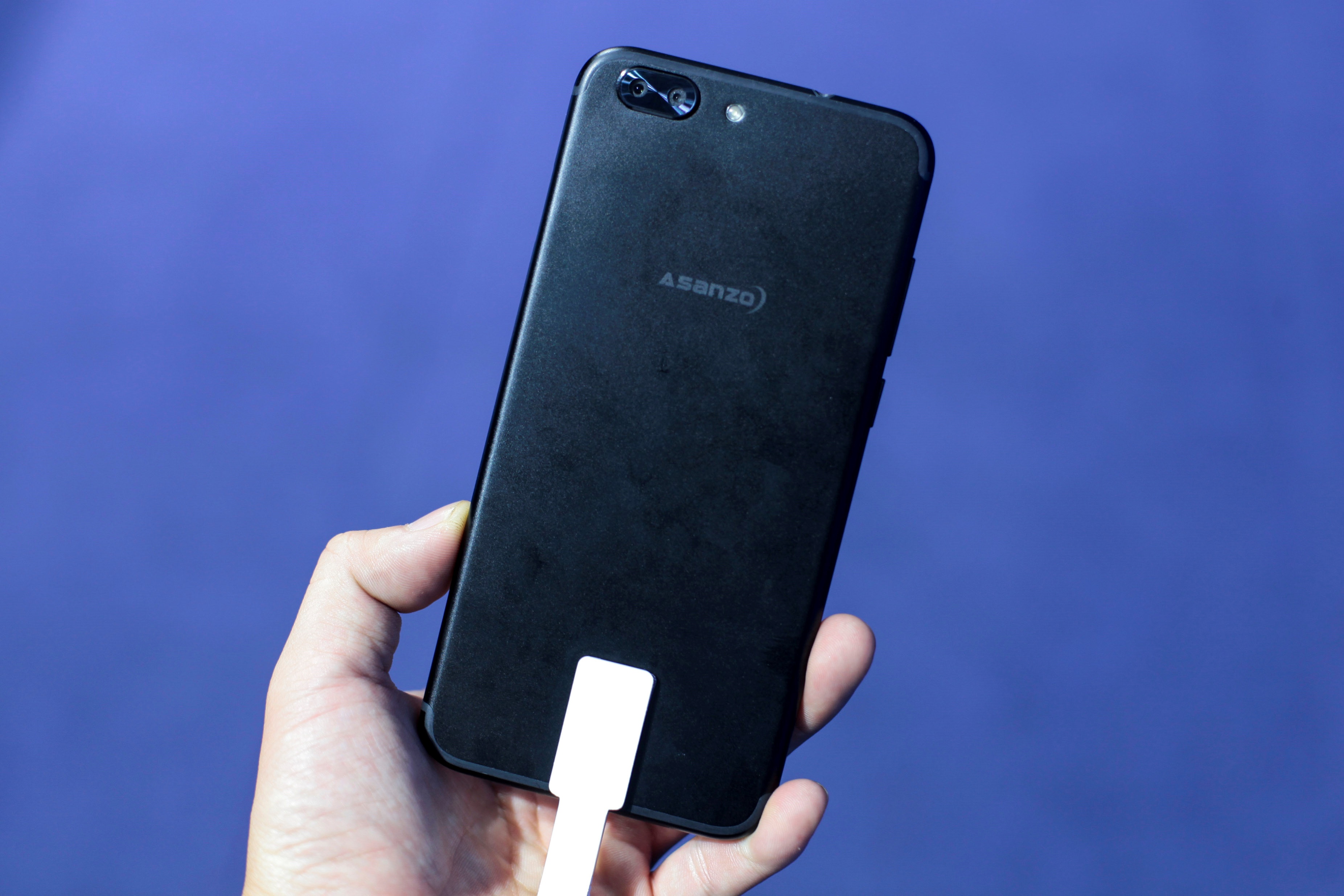 4 smartphone co camera kep re nhat tai Viet Nam hinh anh