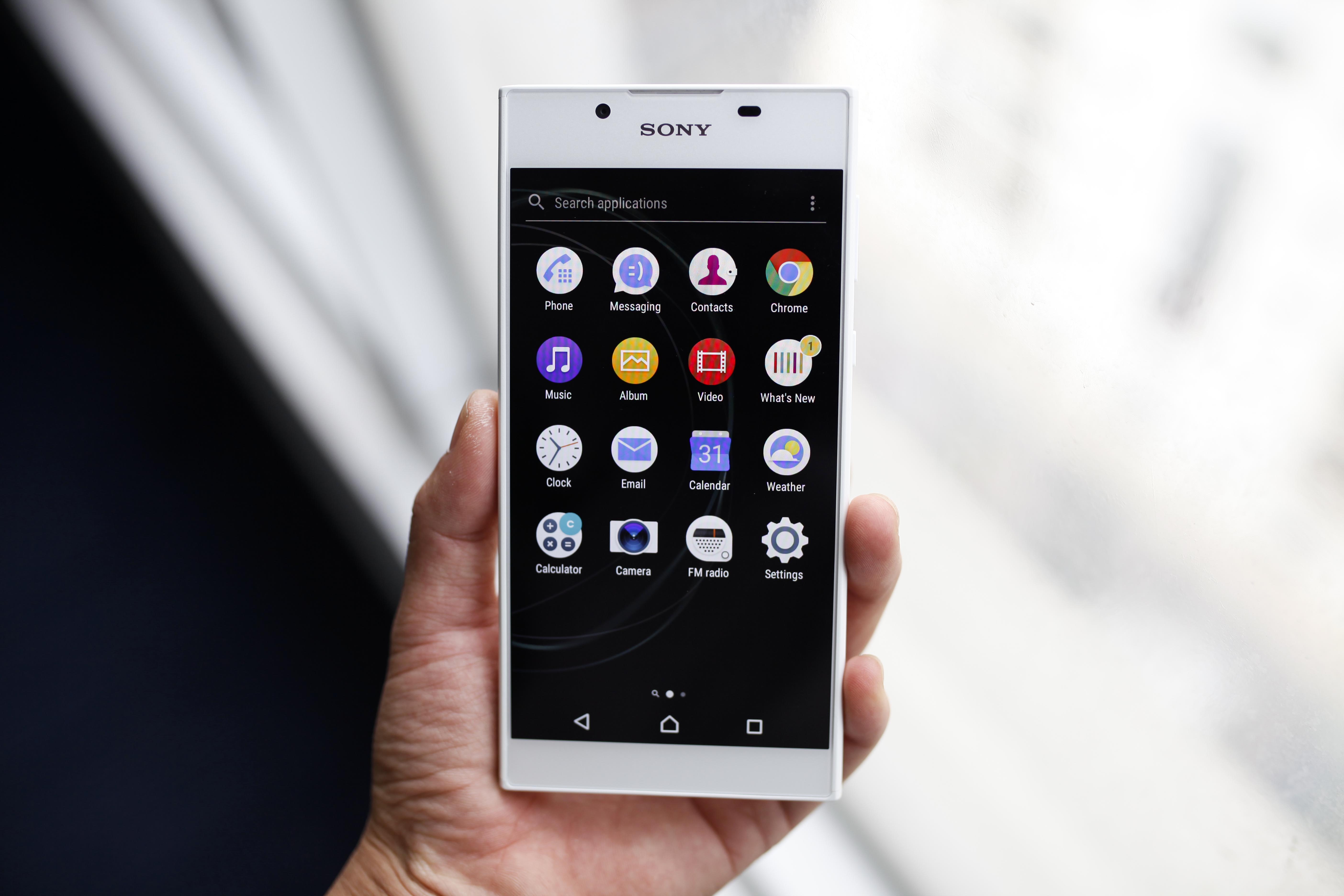 Danh gia Sony Xperia XL1 anh 3