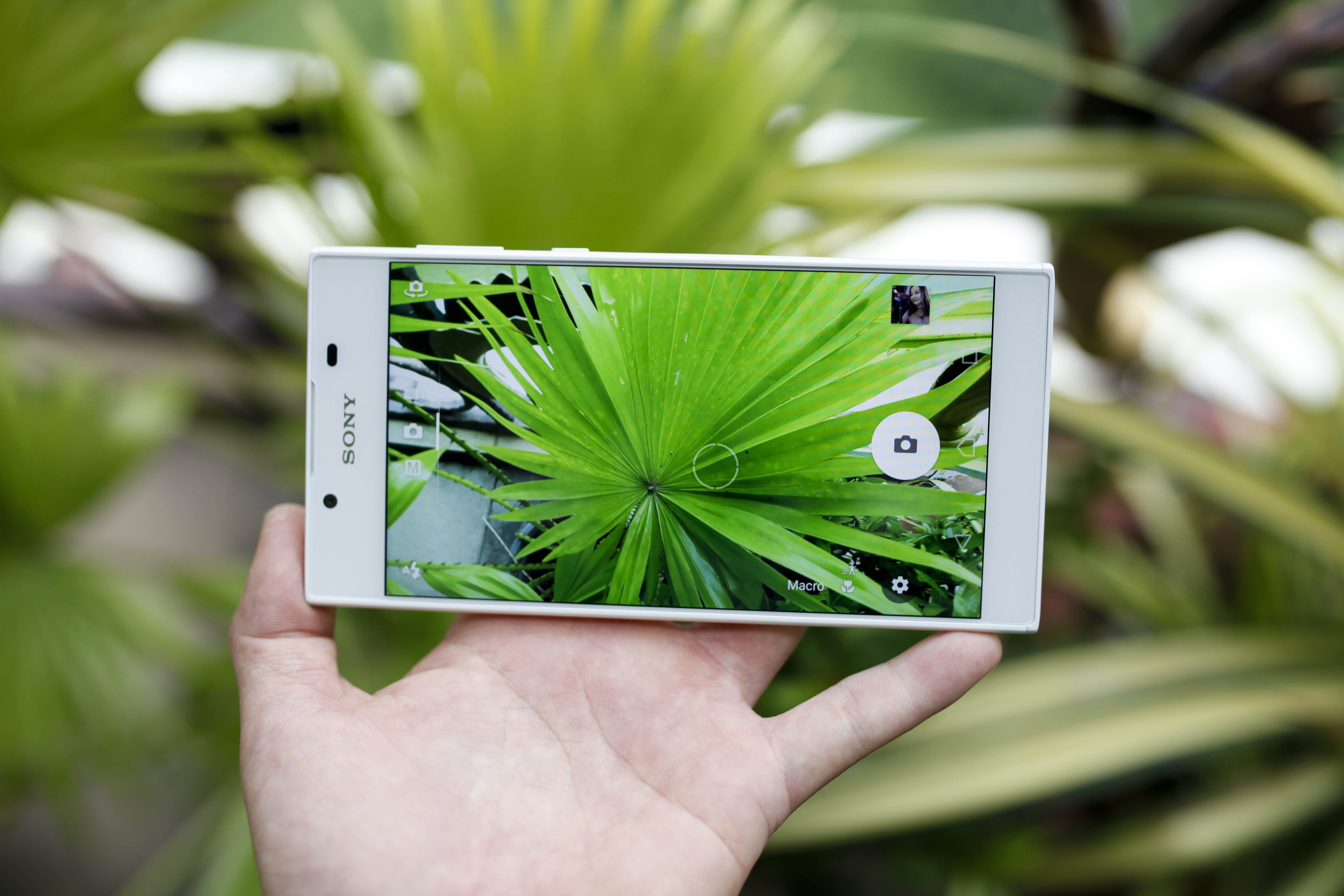 Danh gia Sony Xperia XL1 anh 4