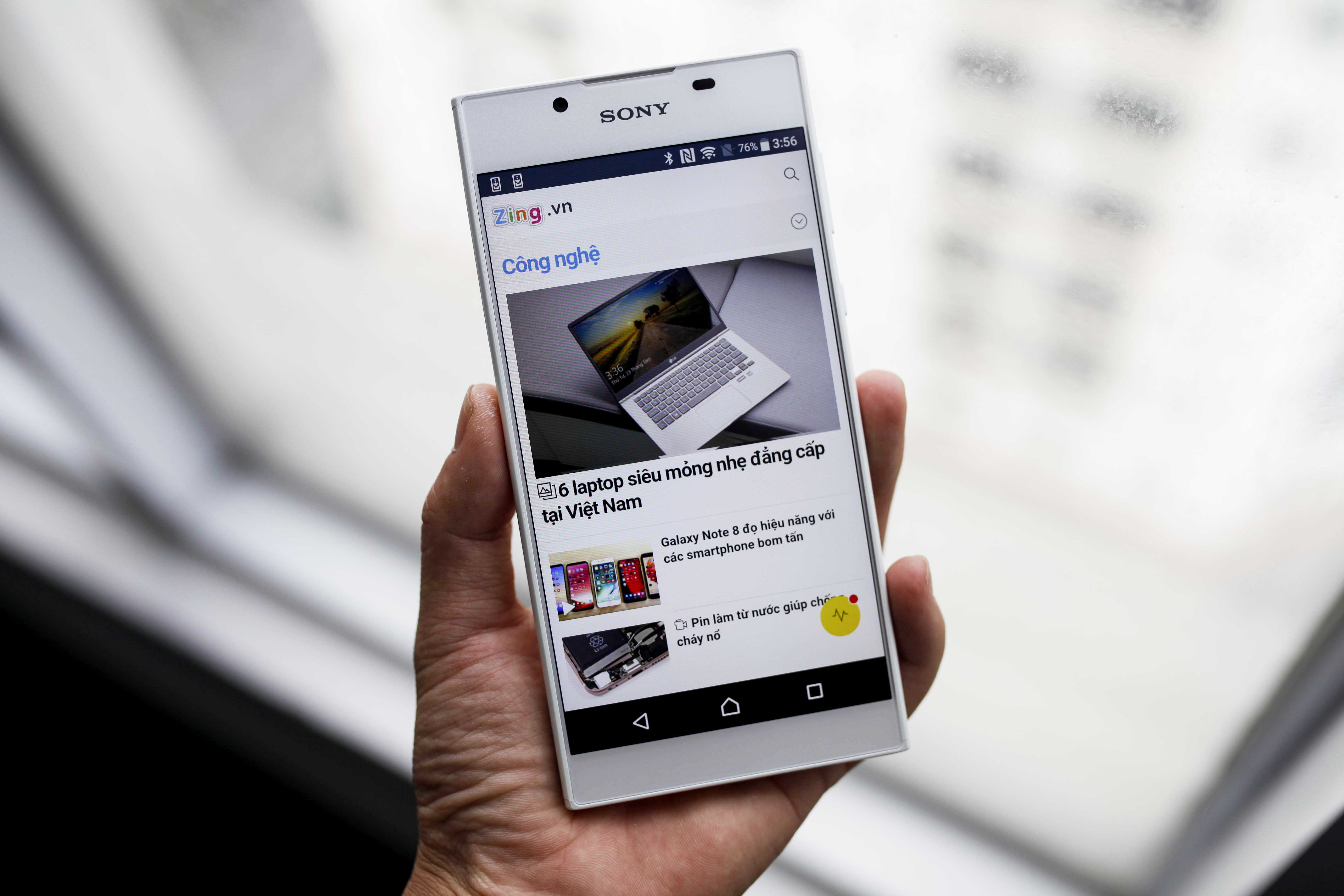 Danh gia Sony Xperia XL1 anh 2