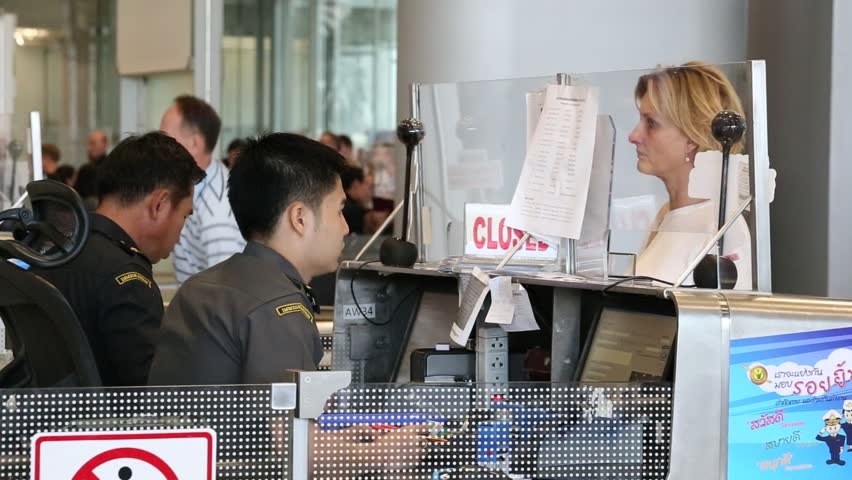 Vi sao Thai Lan yeu cau du khach mang 20.000 baht khi nhap canh? hinh anh