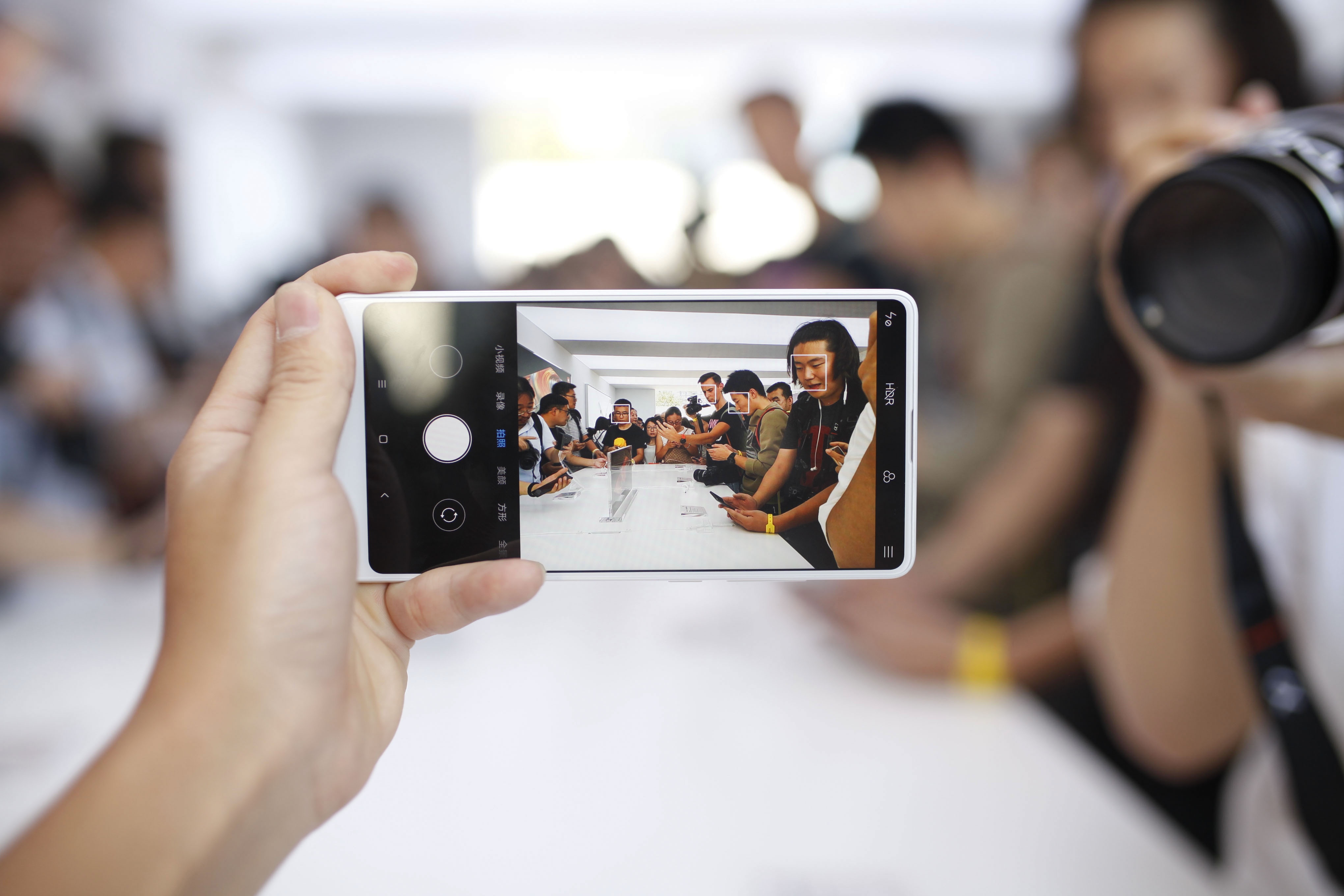 Xiaomi Mi Mix 2 anh 10