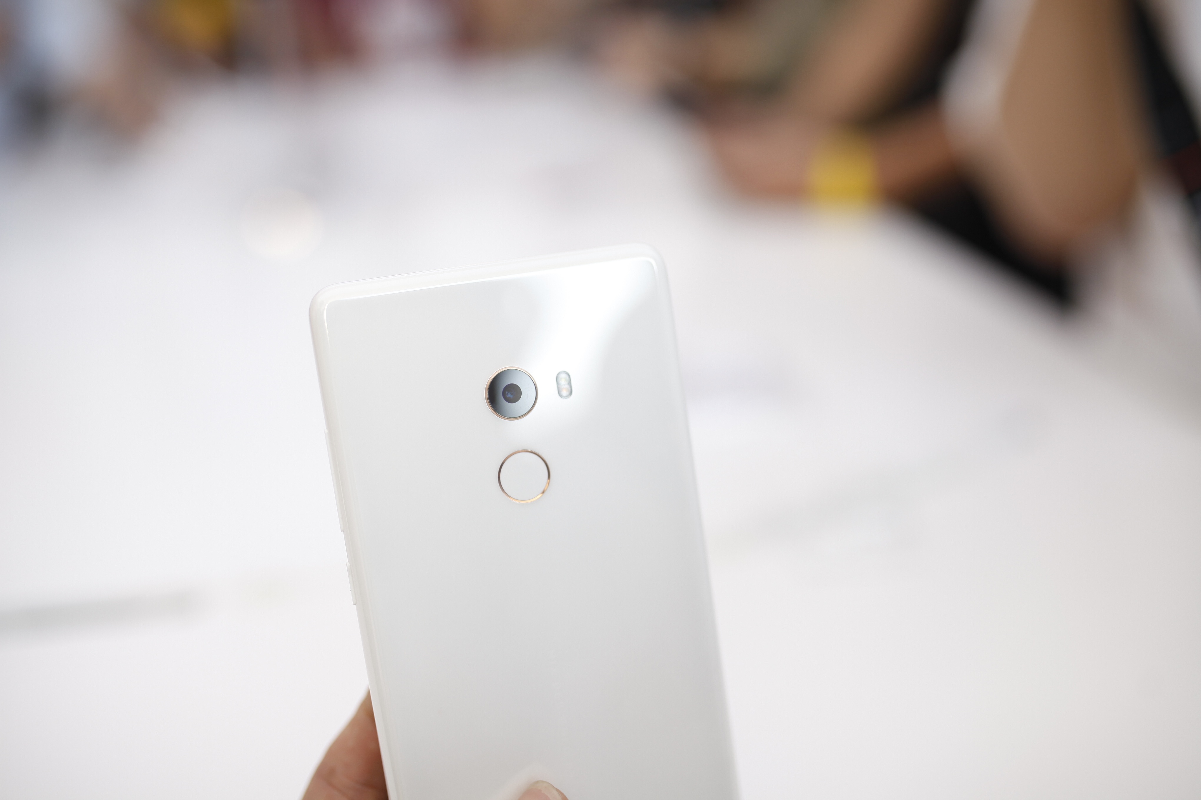 Xiaomi Mi Mix 2 anh 3