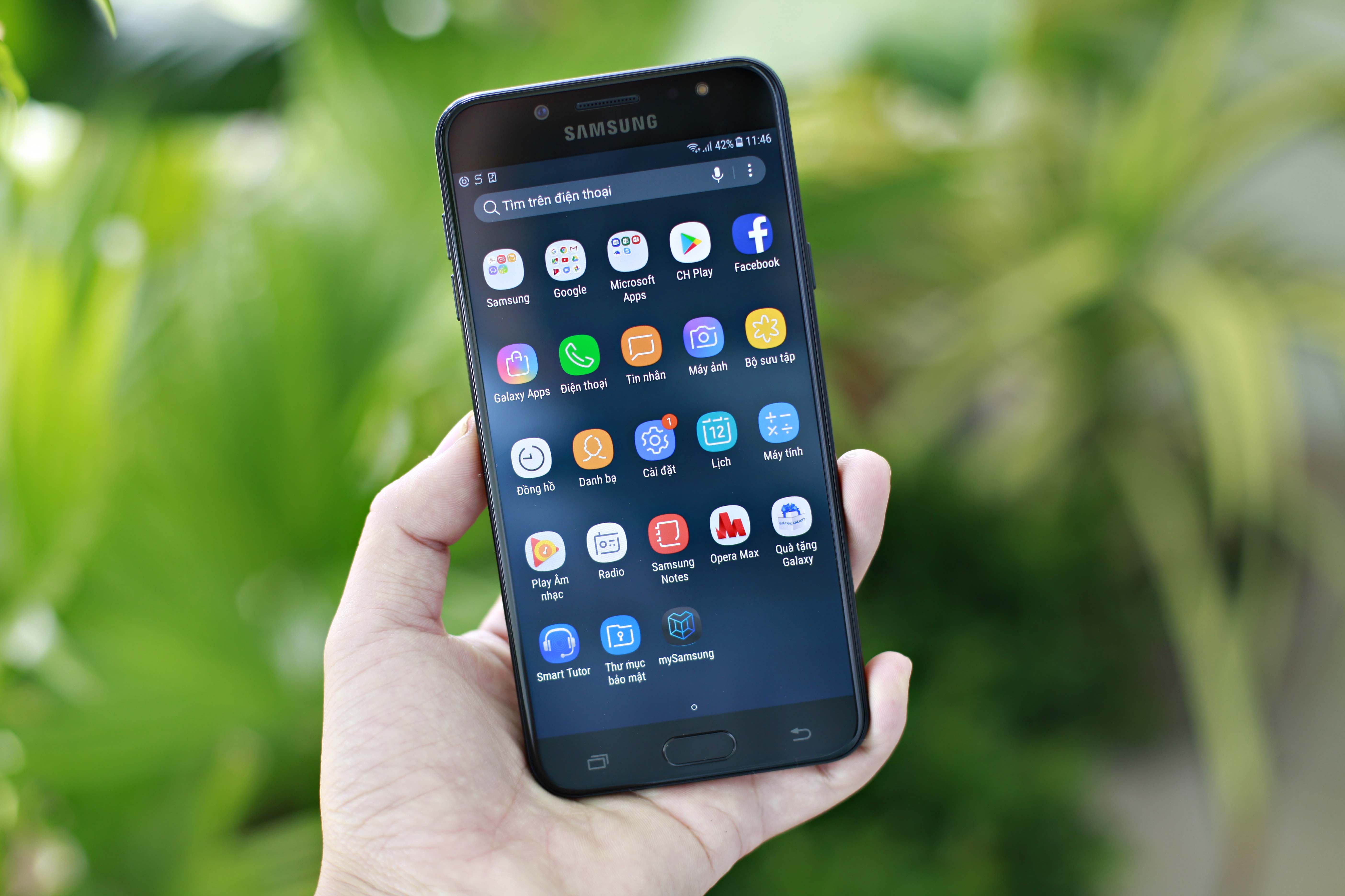 Smartphone tam trung anh 2