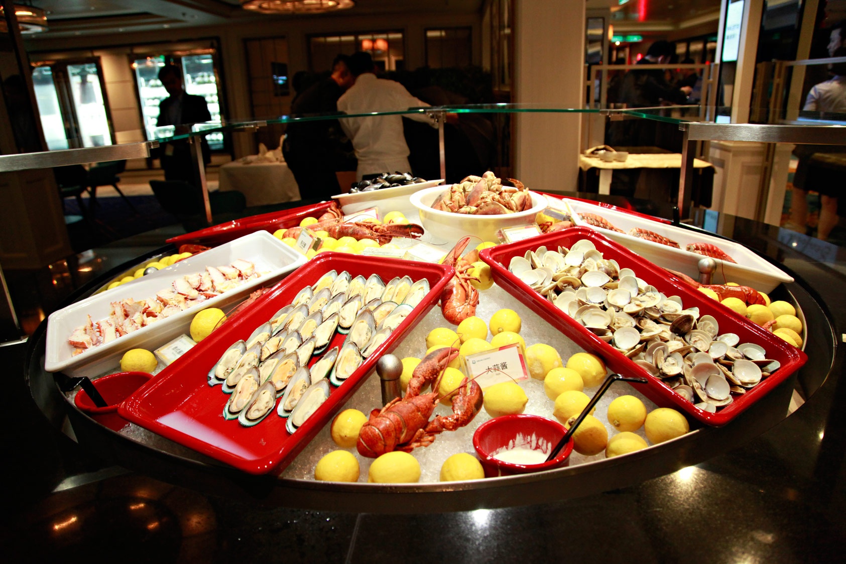 Tau 5 sao World Dream den Viet Nam anh 9