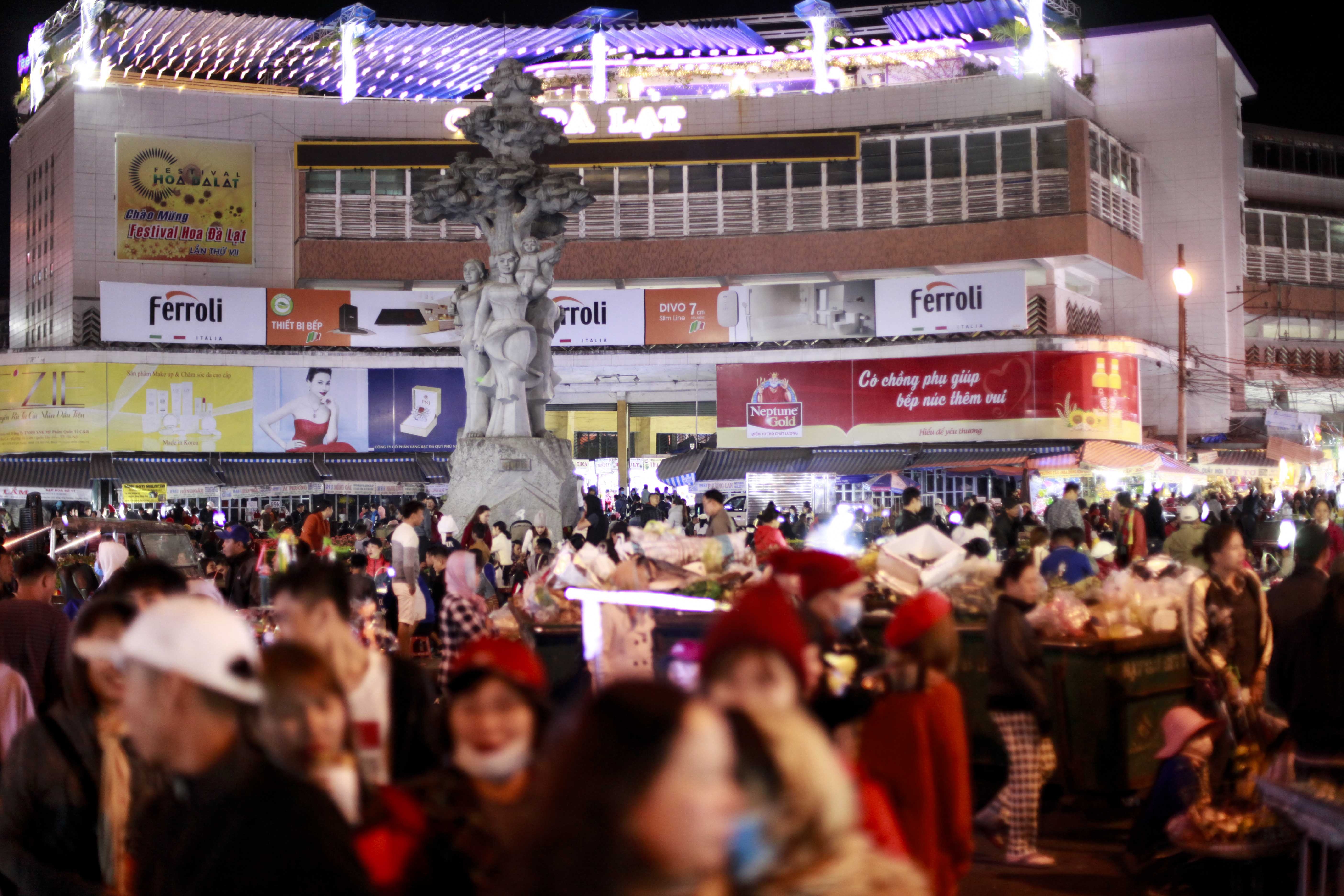 Cho dem Da Lat anh 11