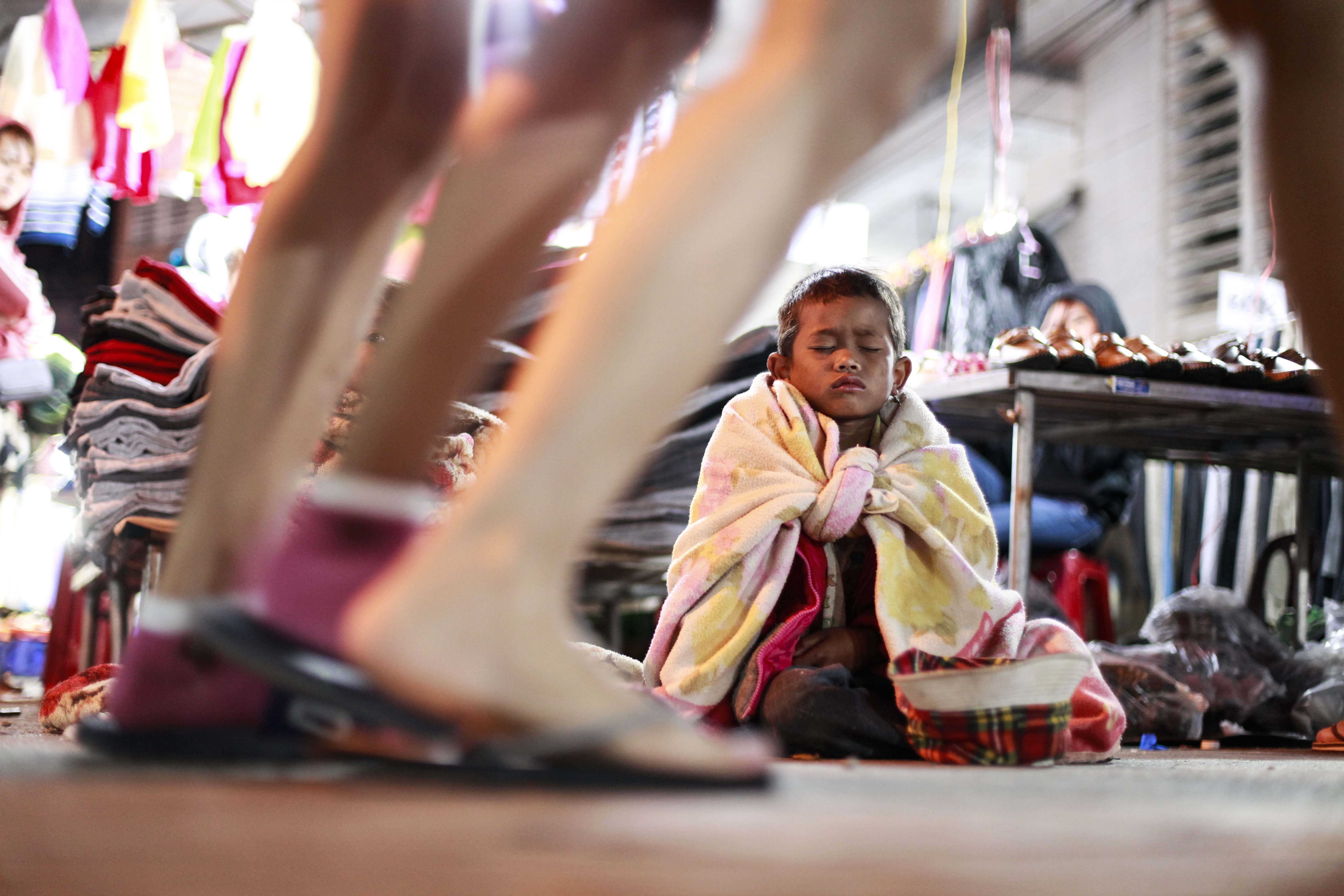 Cho dem Da Lat: Nhung bat cap khien du khach nan long hinh anh