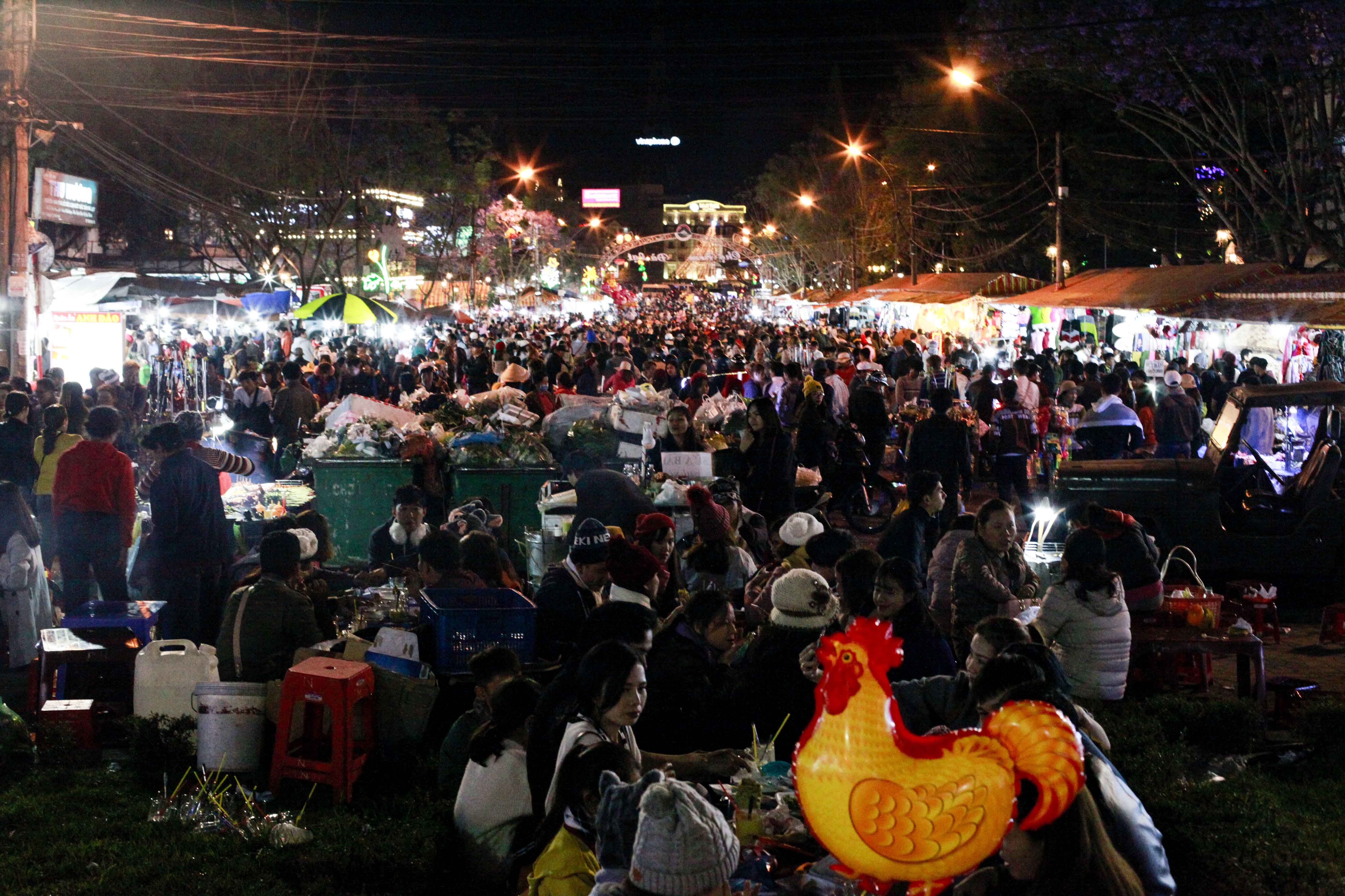 Cho dem Da Lat anh 5