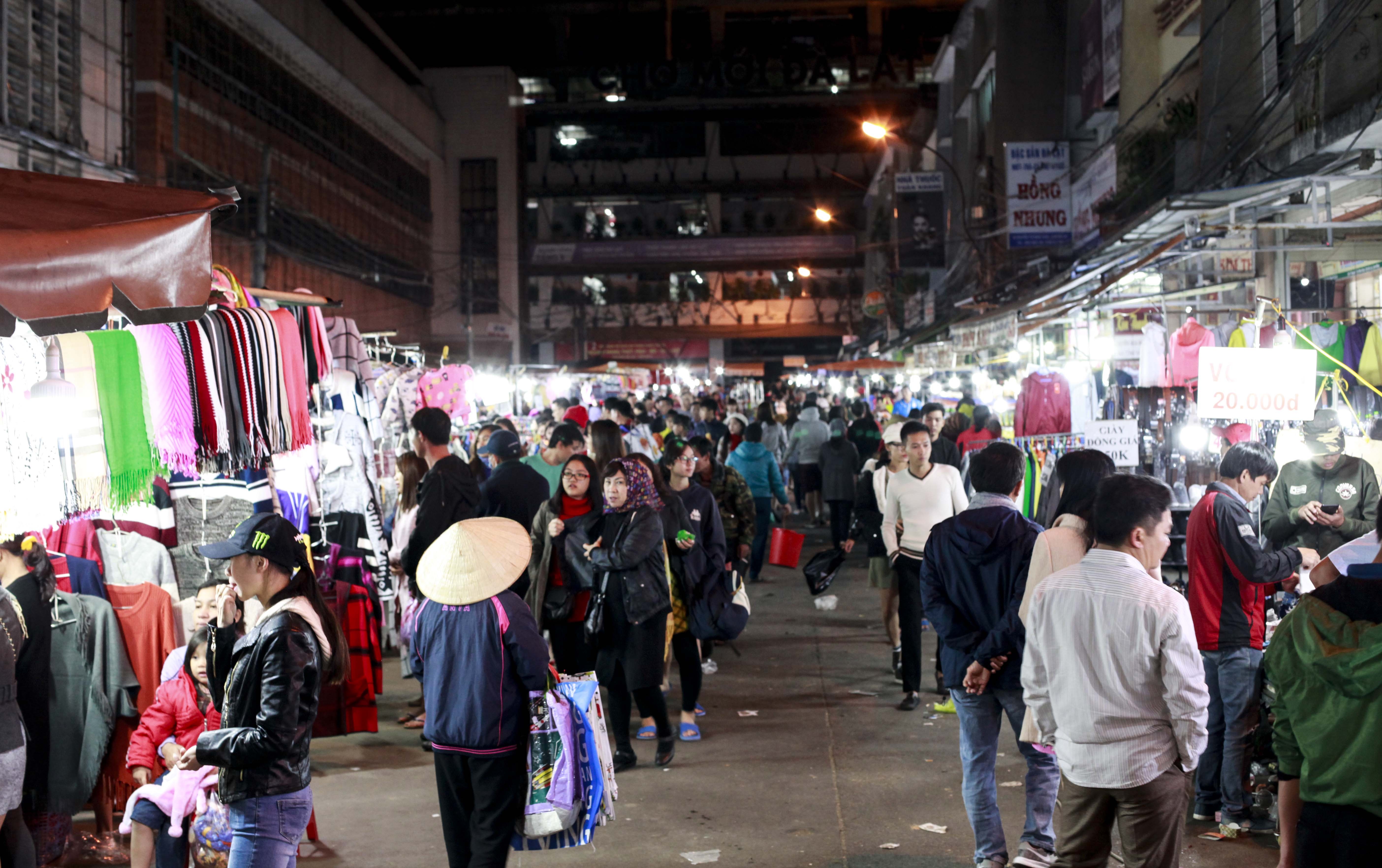 Cho dem Da Lat anh 15