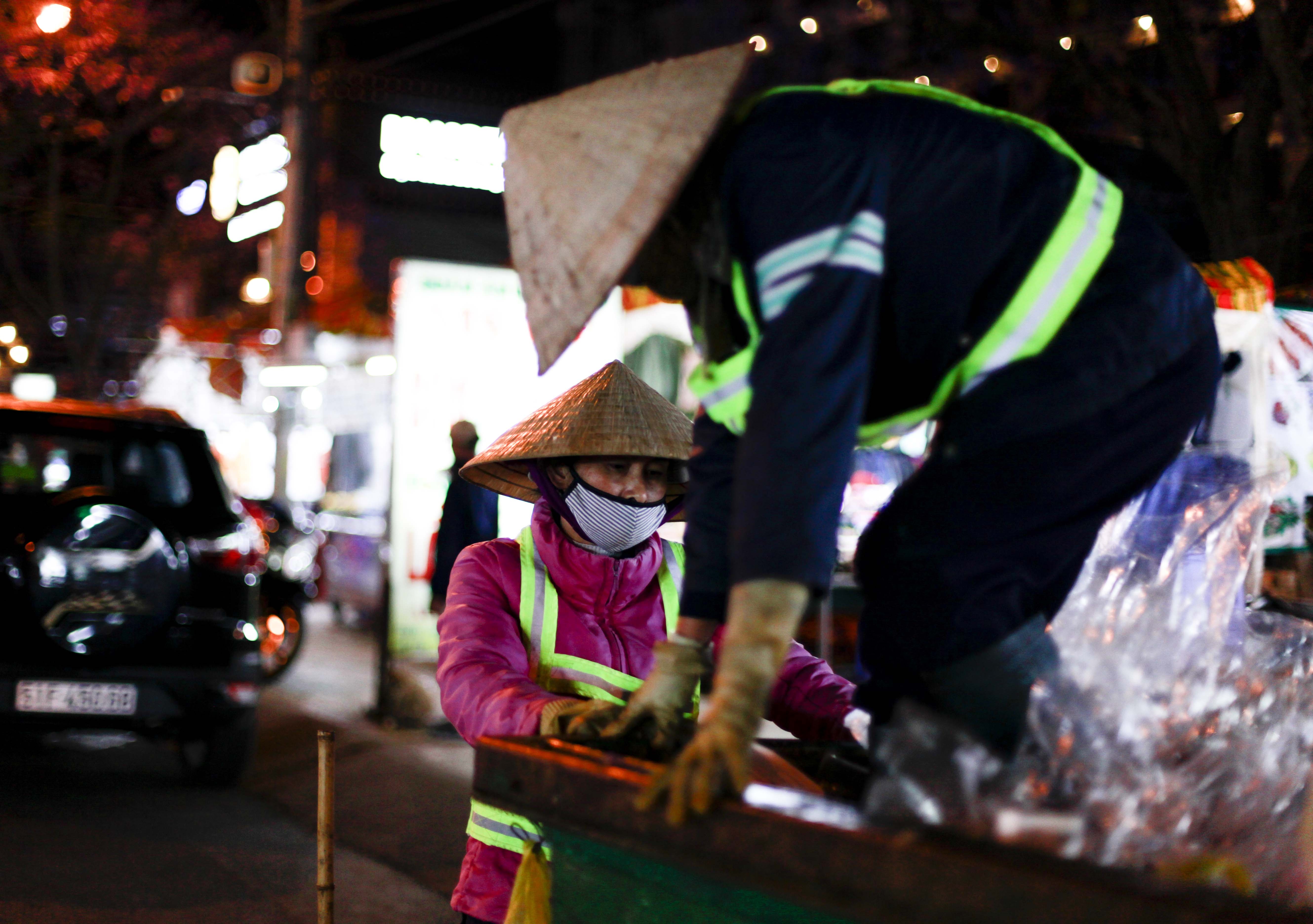 Cho dem Da Lat anh 32