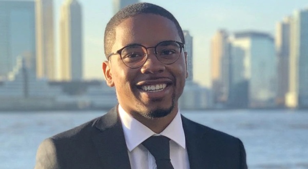 Dang sau cau chuyen 'Elon Musk cua the gioi thu ba' bi giet hai anh 1