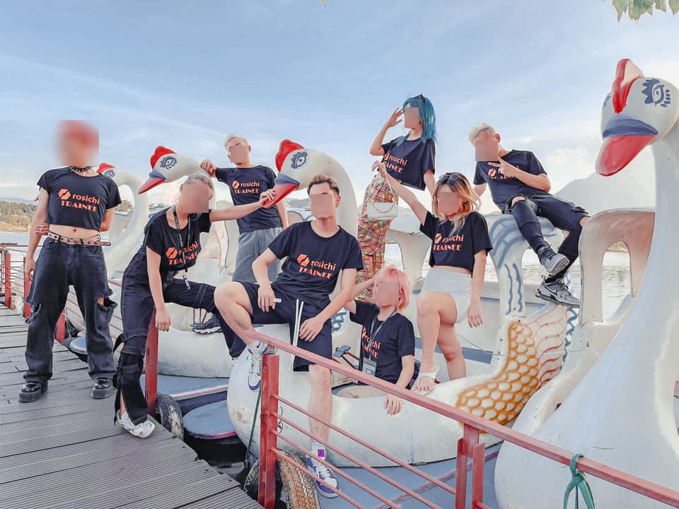 Nhom chuyen gia 'tai chinh hiphop' chieu du nhieu nguoi tre hinh anh