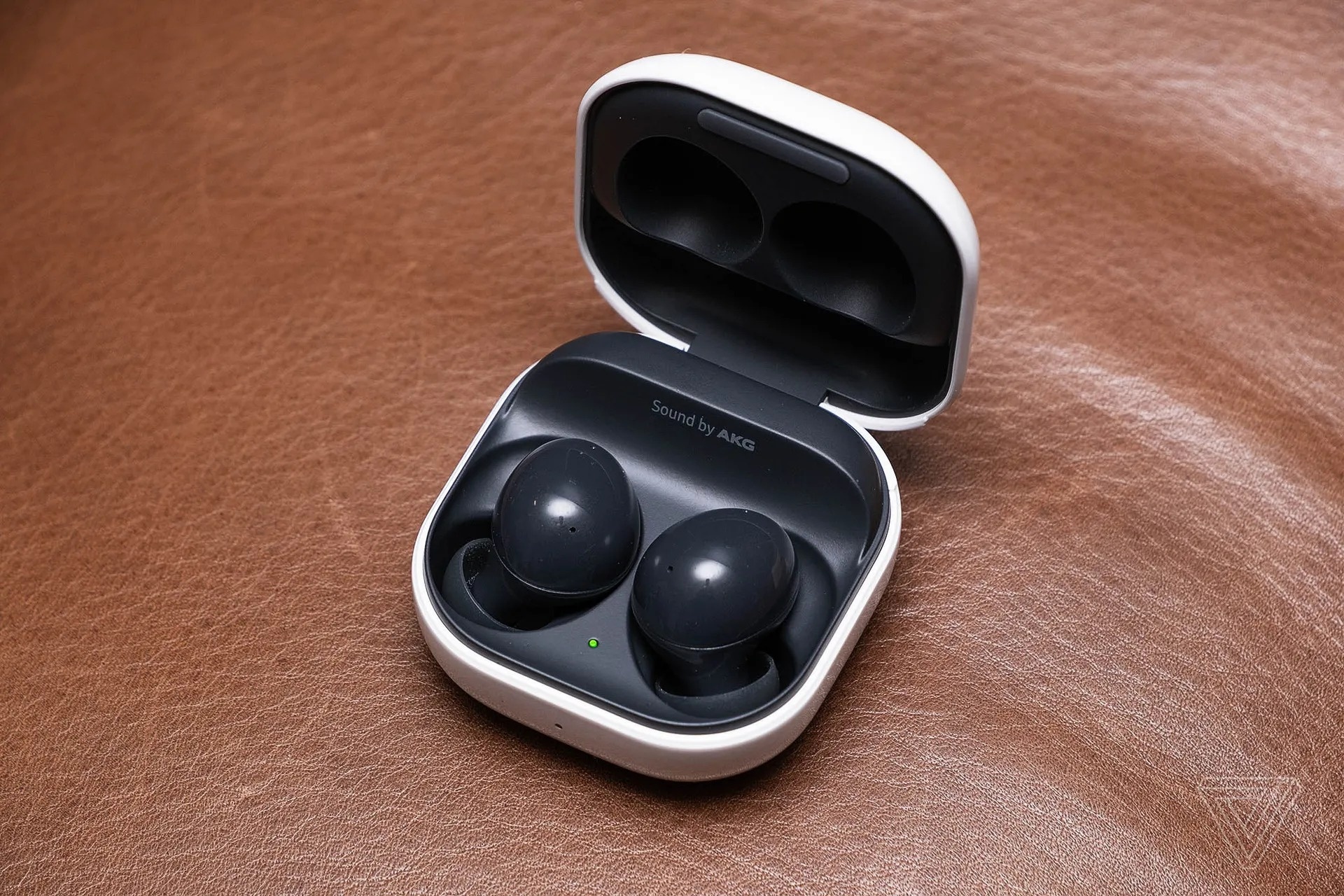 Chi tiet tai nghe Samsung Galaxy Buds2 gia 149 USD hinh anh
