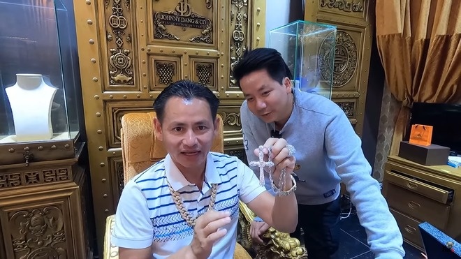 Gia coin cua Johnny Dang lao doc khong phanh hinh anh