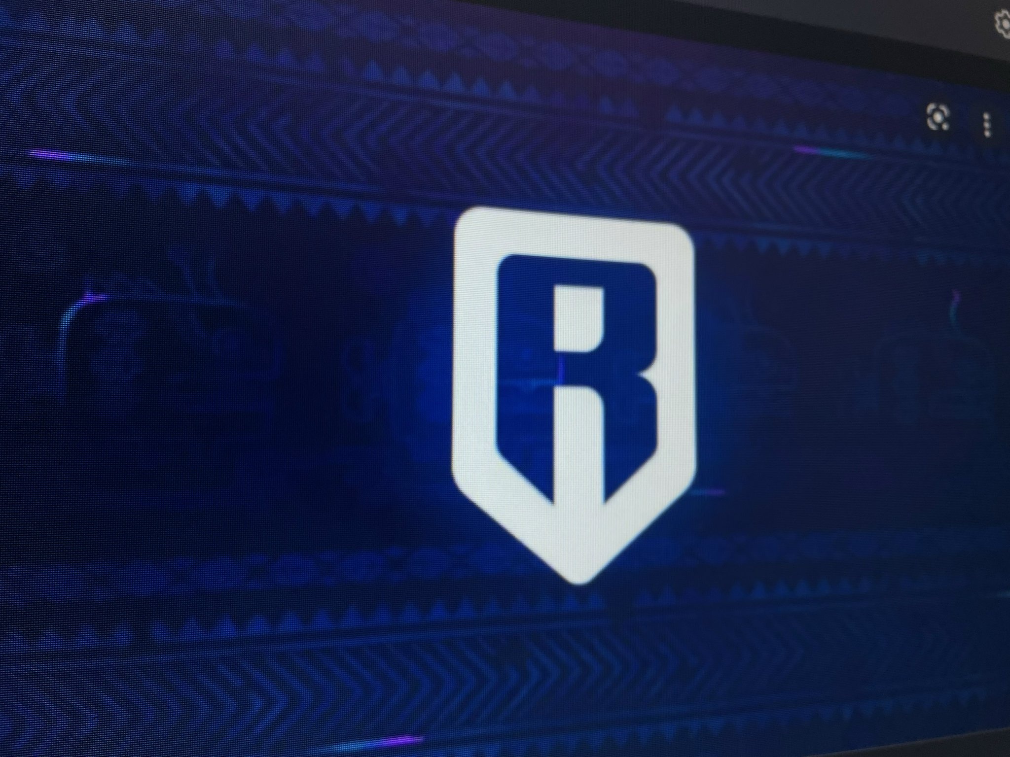 Mang cua Axie Infinity bi hack, nha dau tu hoang loan ban thao hinh anh